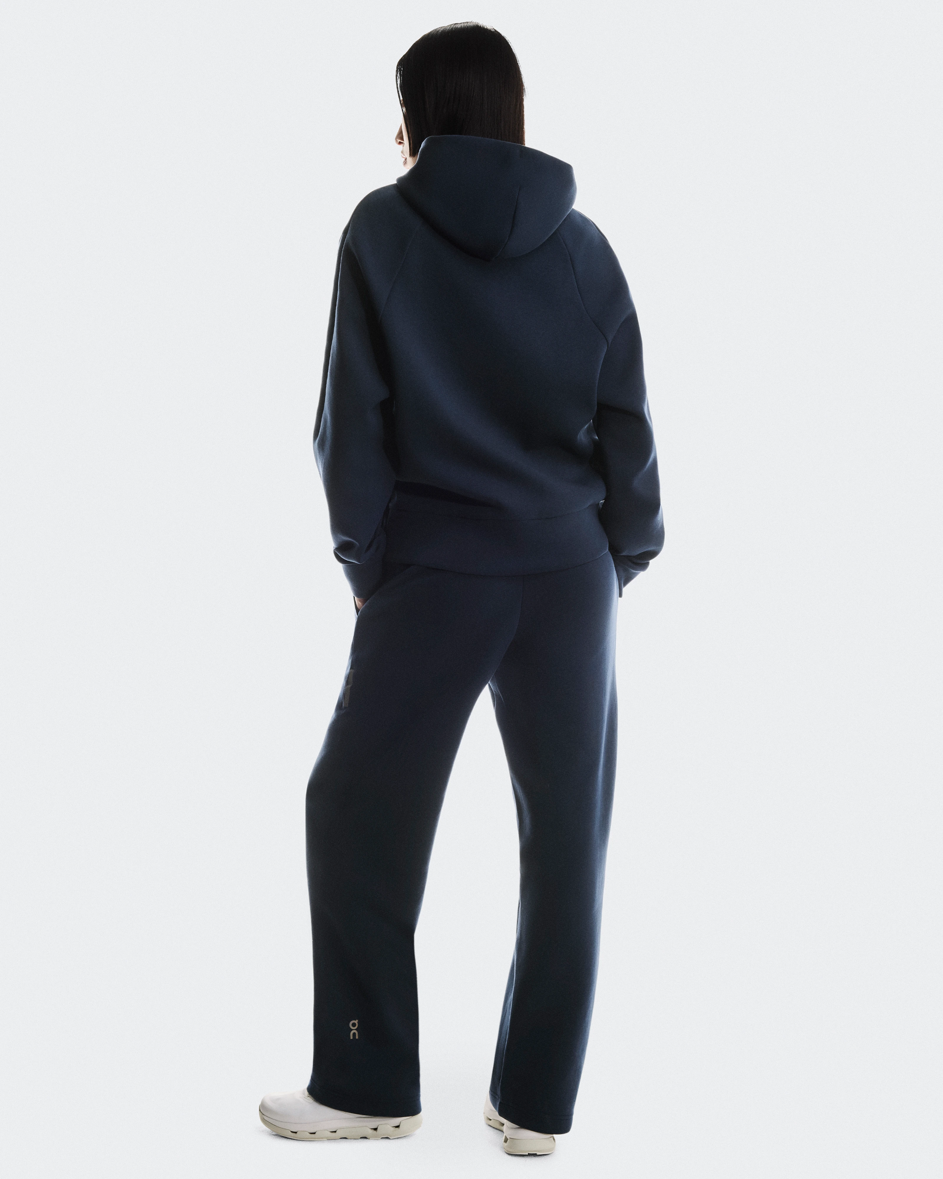 On Focus Tech Sweatpants Navy Women Pants