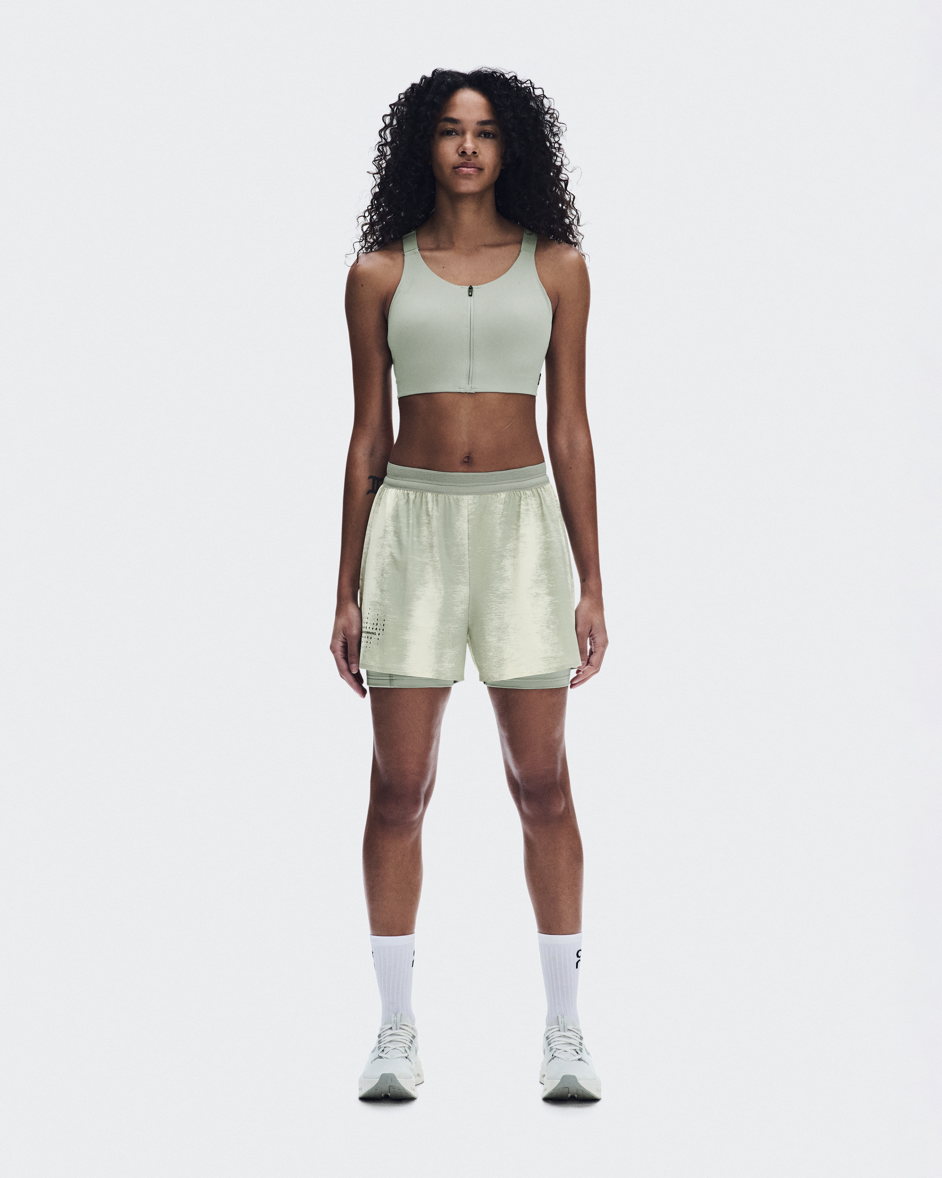 Performance Shorts Terra in Seedling/Tin