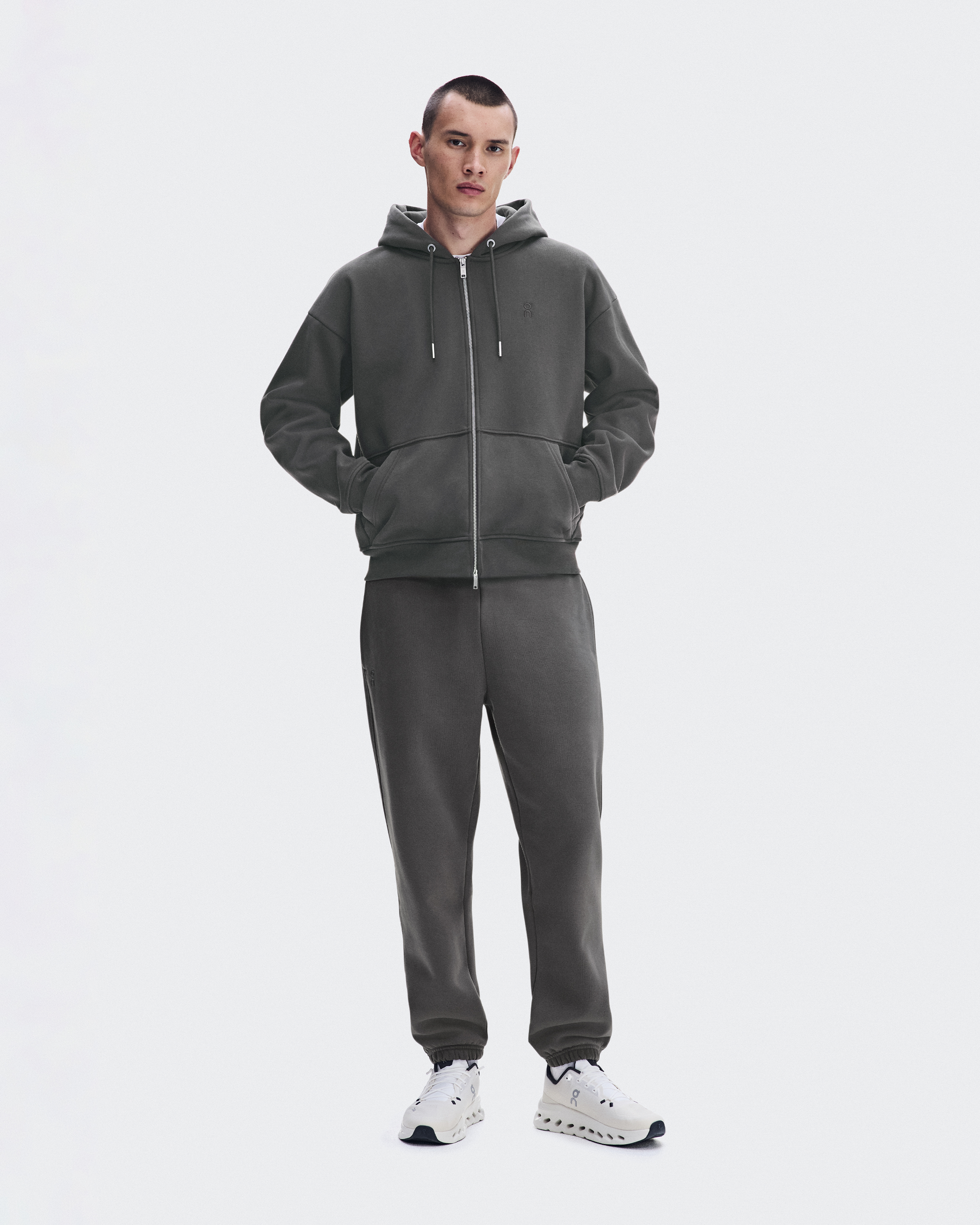 On Hoodie メンズ M ダークグレー Men's Club Collective Full Zip Hoodie | Grey | On Japan