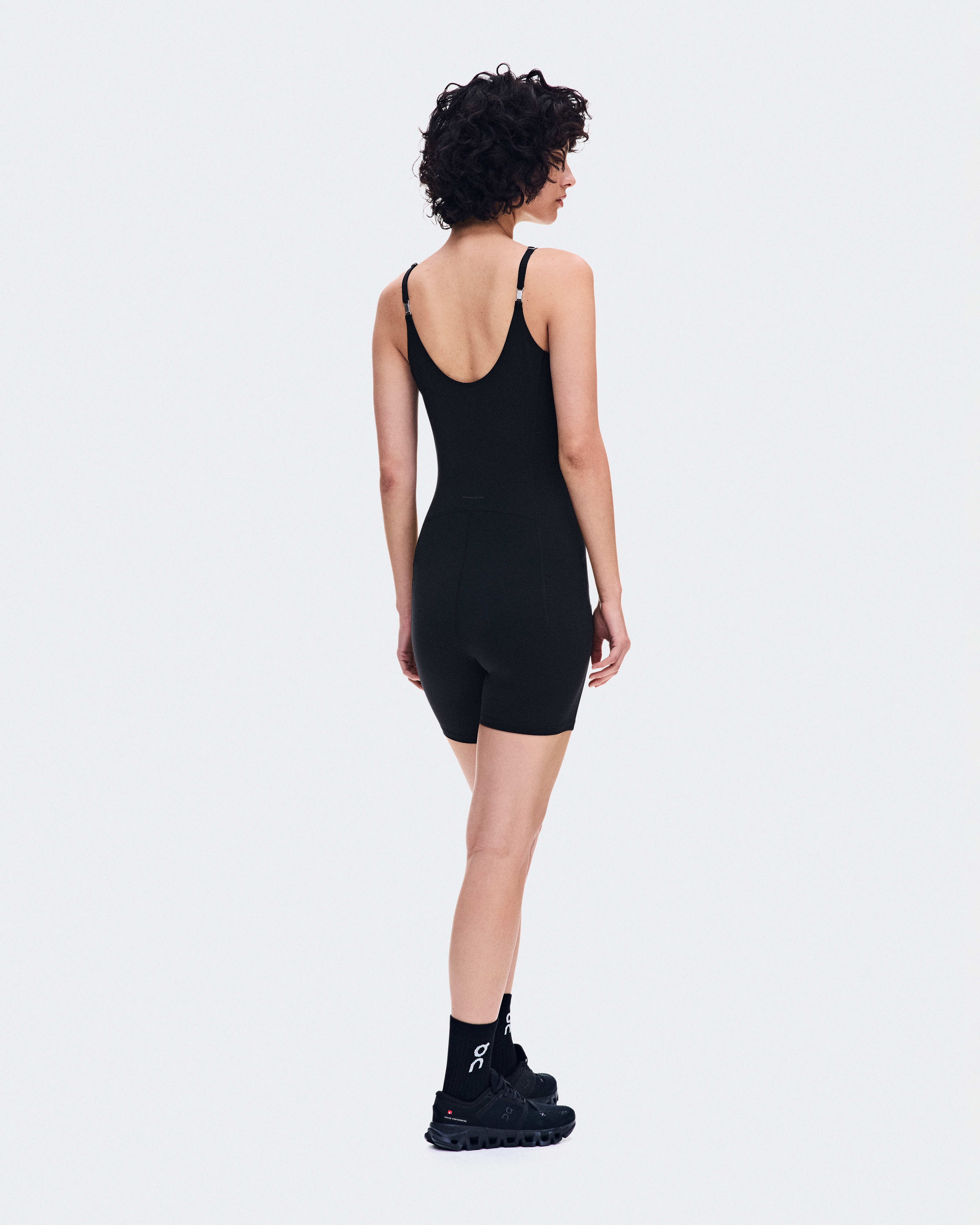 Studio Bodysuitنحيف / أسود / L