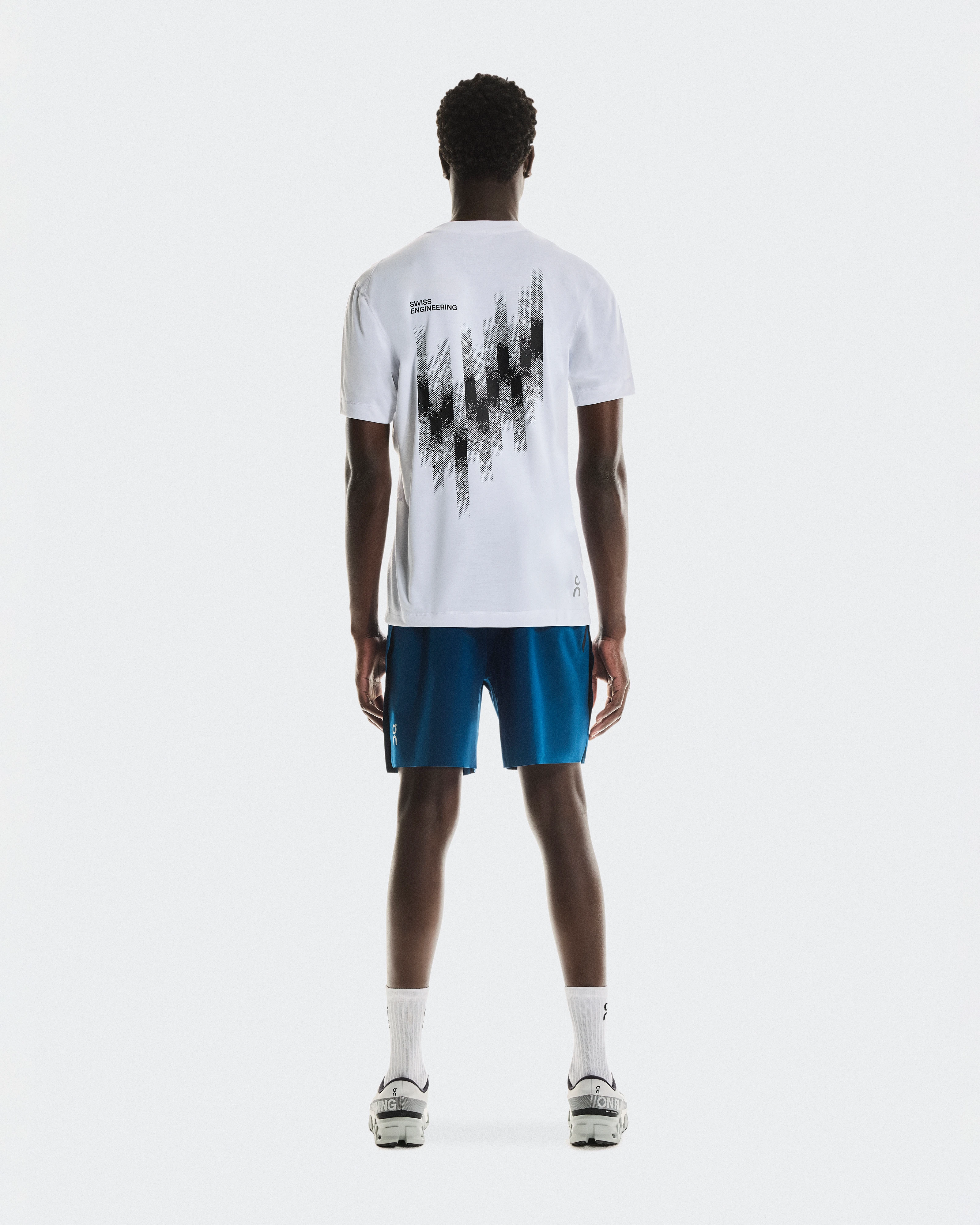 On Train-T Graphic White Men Tops and t-shirts