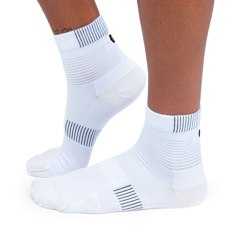 Women's Performance Mid Sock | Black | On United States