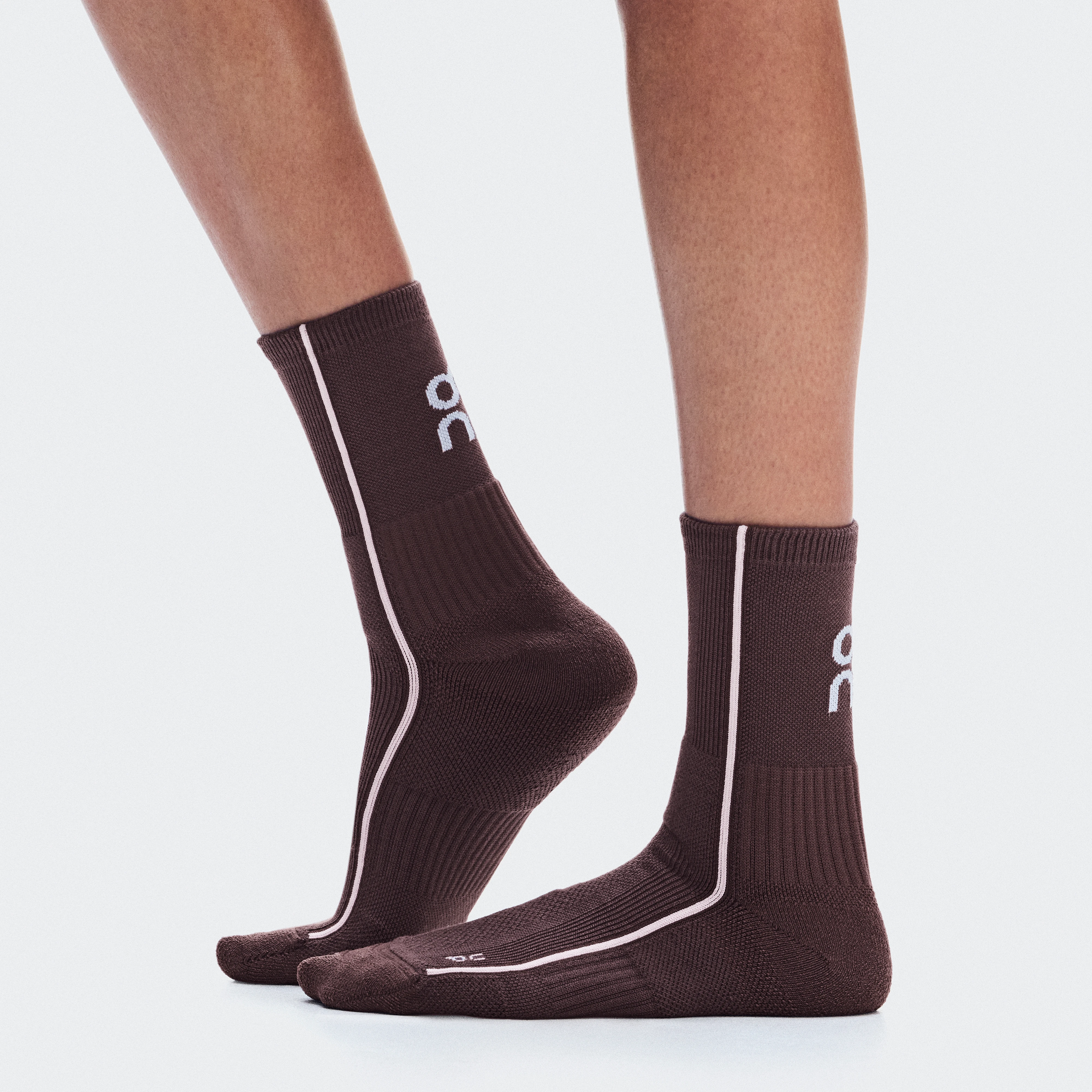 On Court Sock High Mulberry & White Unisex – Performance tennis, cushioned, breathable Socks