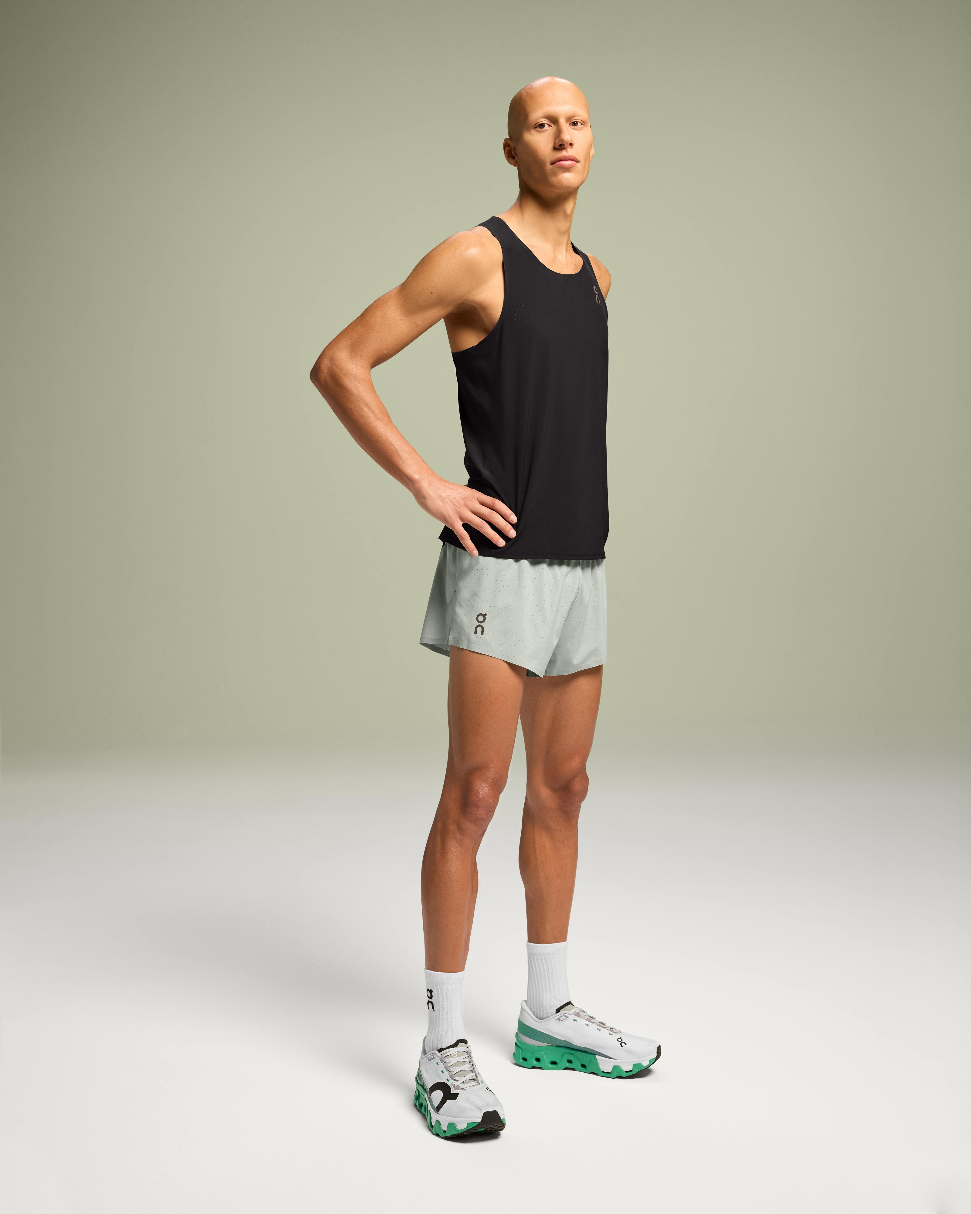 Race Shorts in Cobble/Black