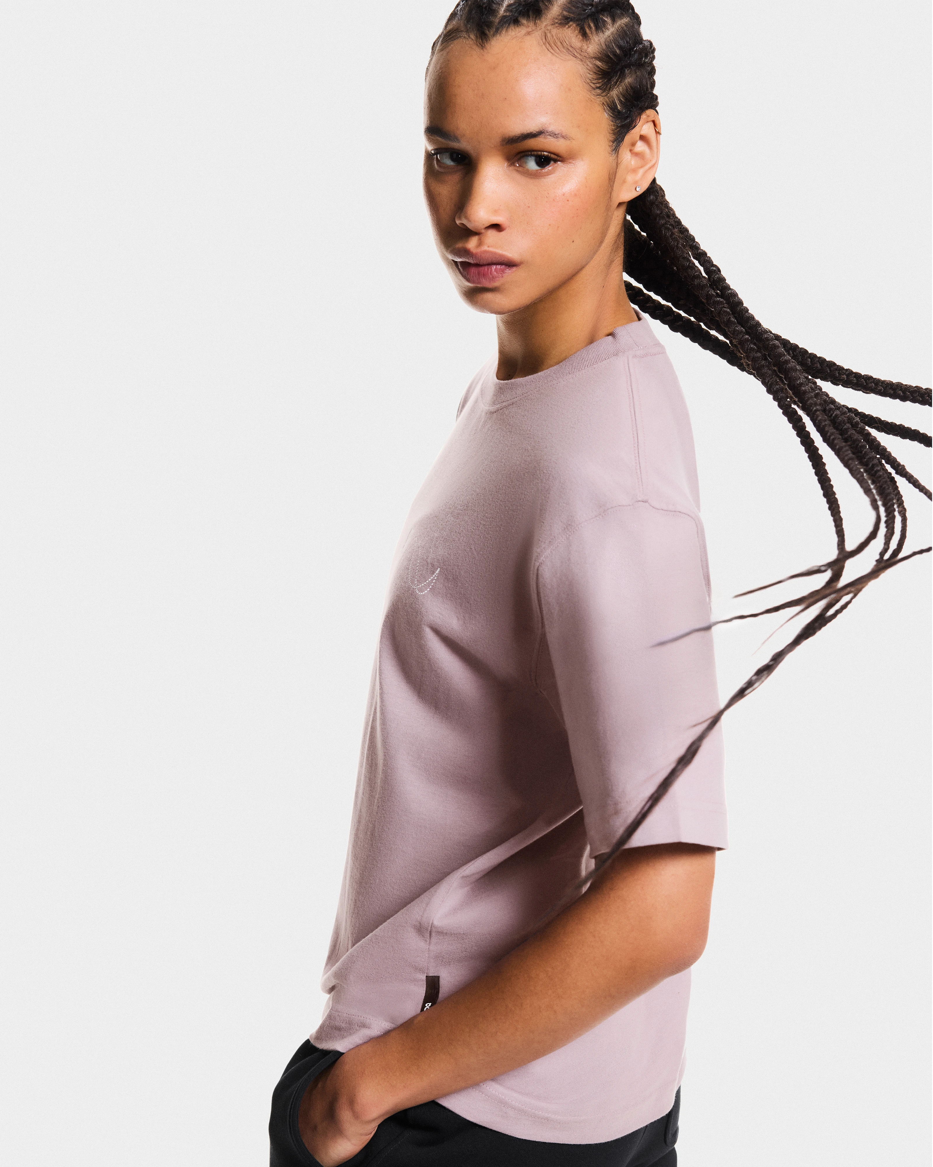 On Club-T Avant Heron Feminino Partes de cima e camisetas