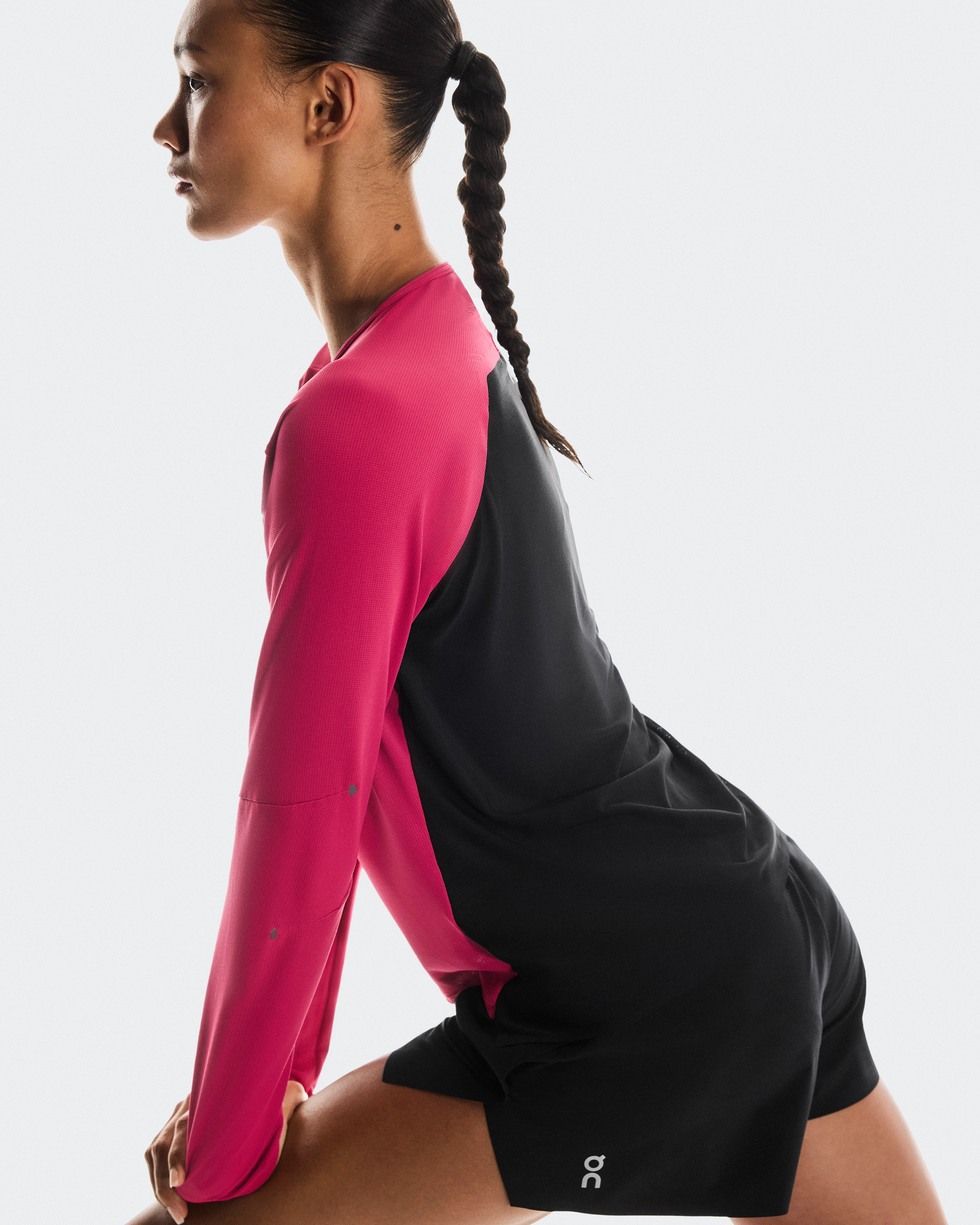 On Performance Long-T Grenadine & Black Women Tops and t-shirts