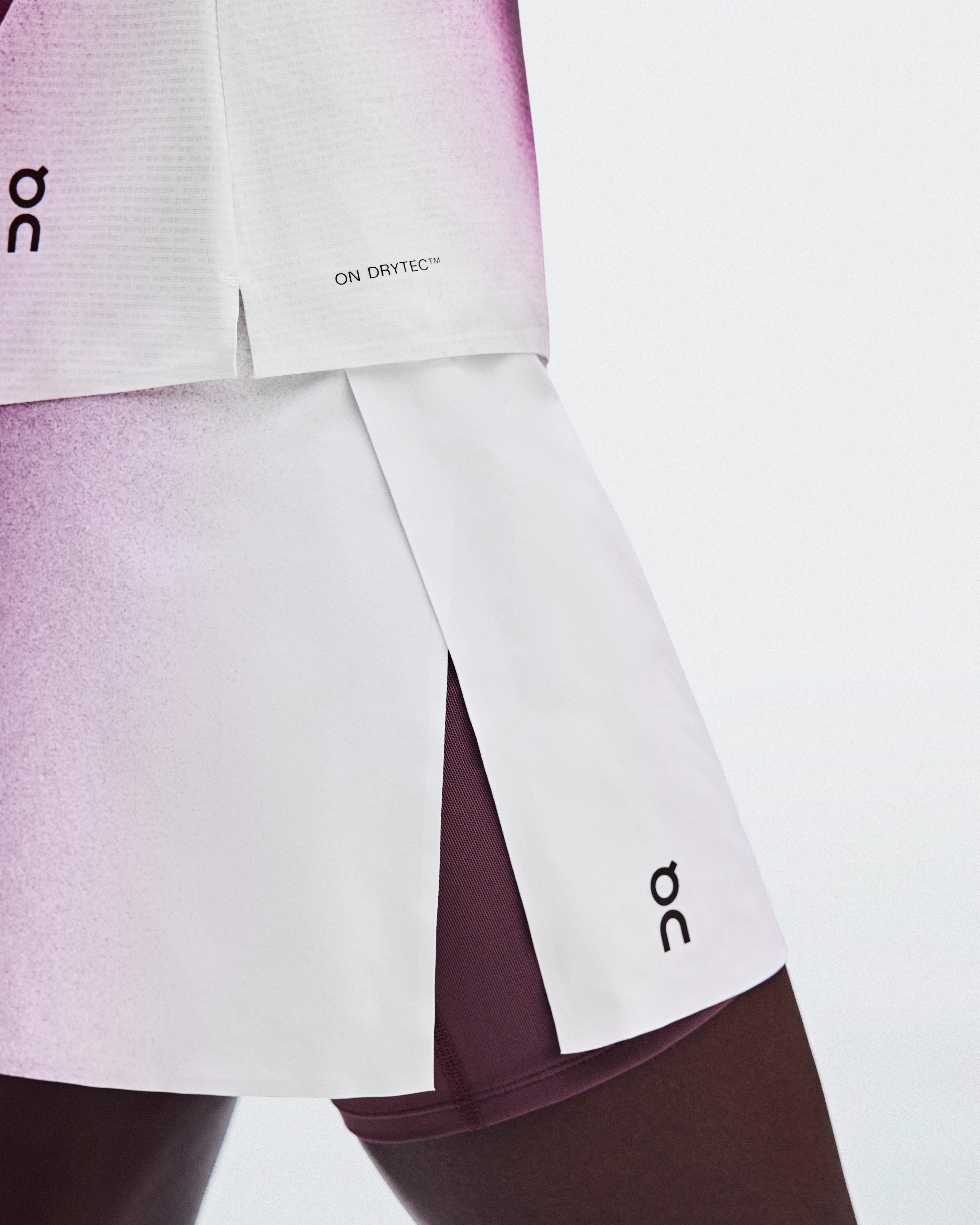 On Court Skirt Split Swing White & Cassis 여성 스커트
