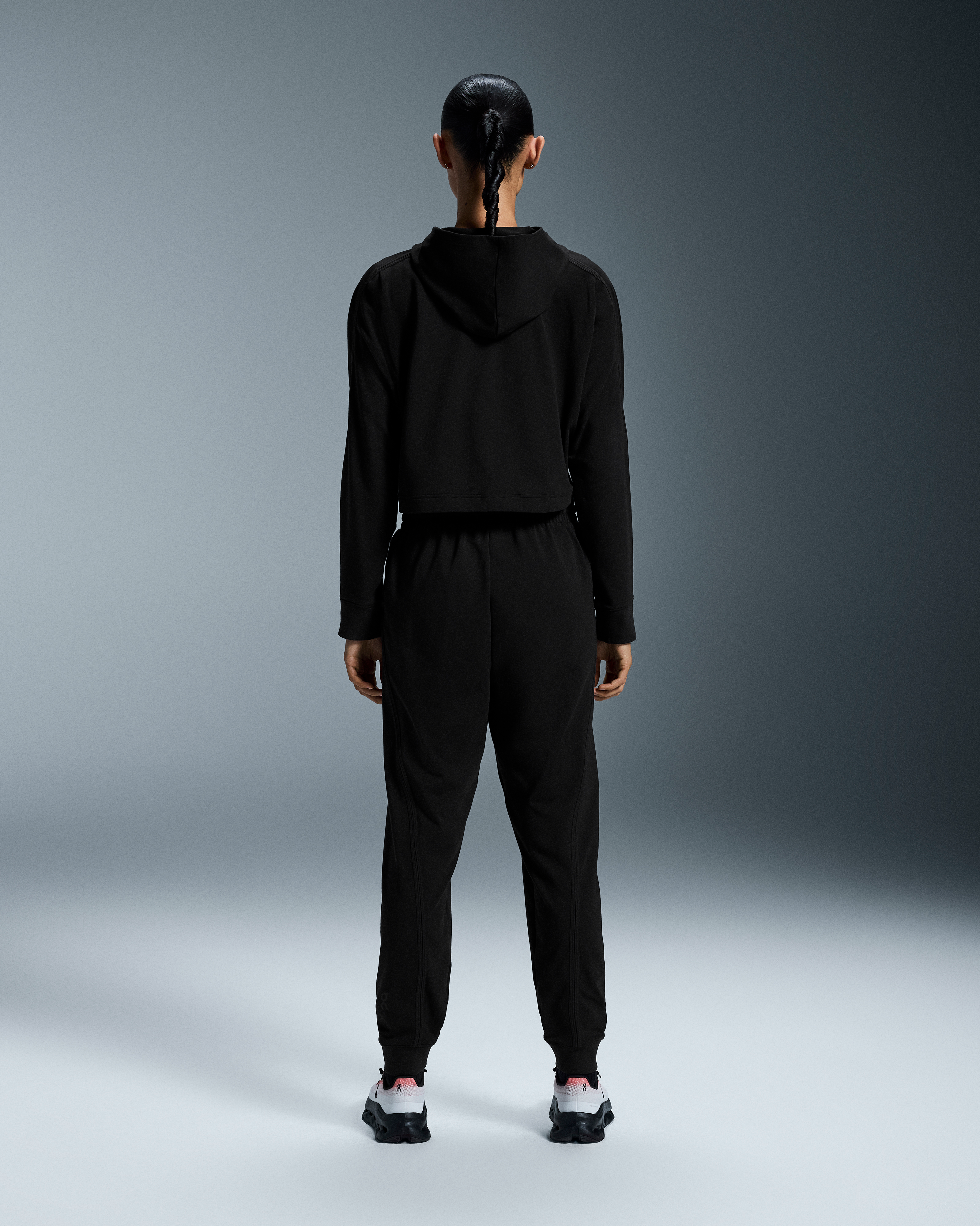 Studio HoodieWomen / Black / L