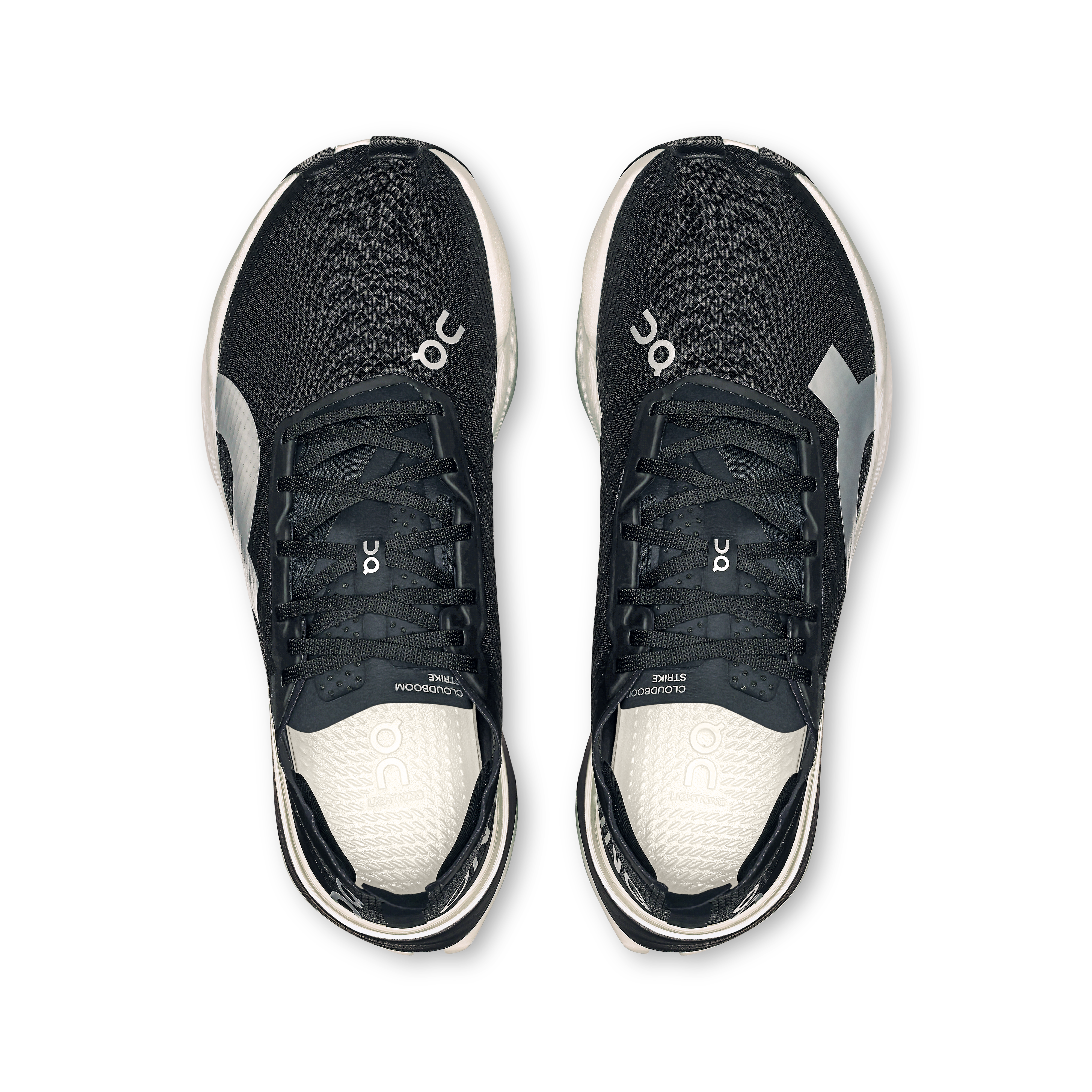 On Cloudboom Strike Black & White Damen Strassenlauf Schuhe