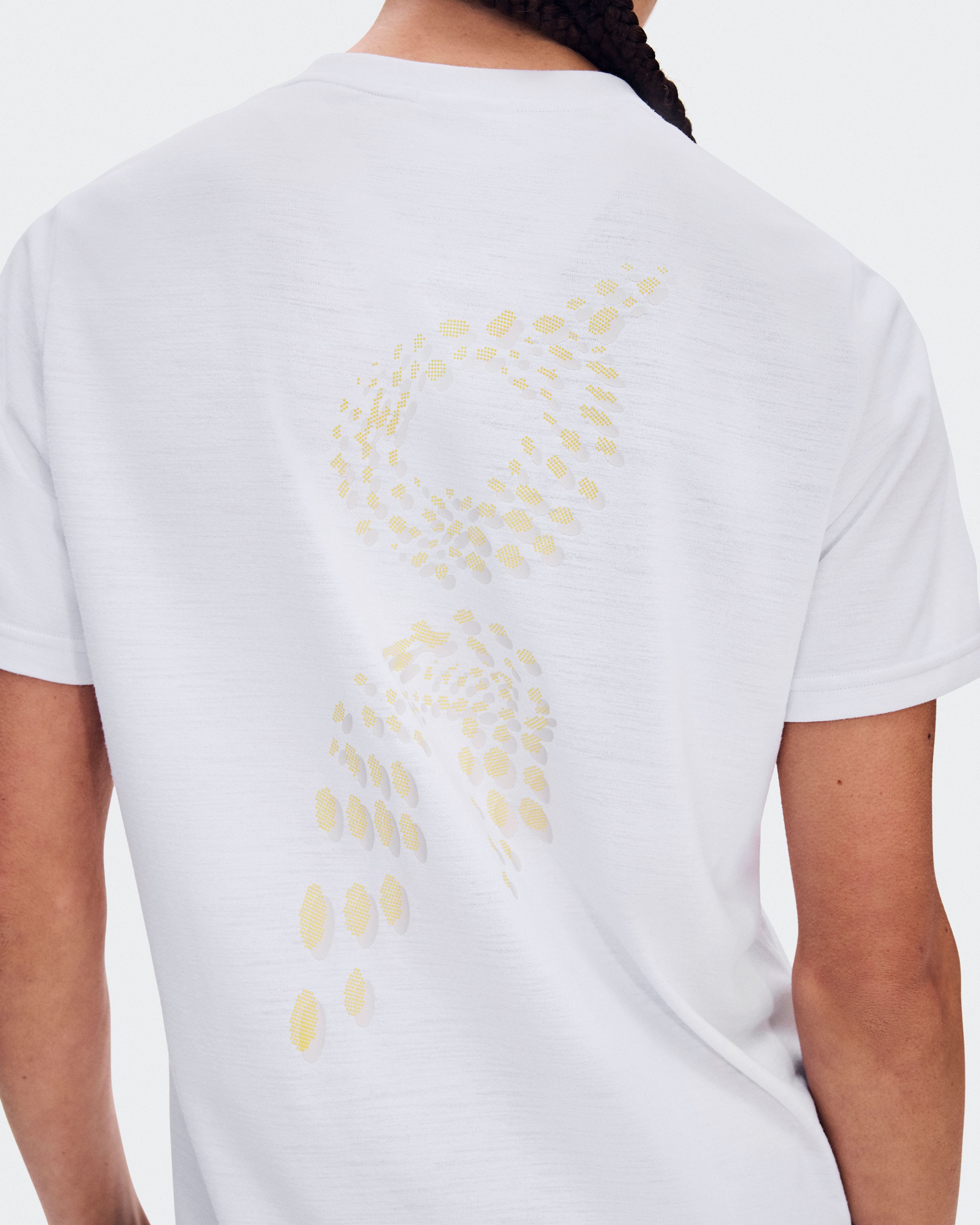 On Run-TWomen / White / M