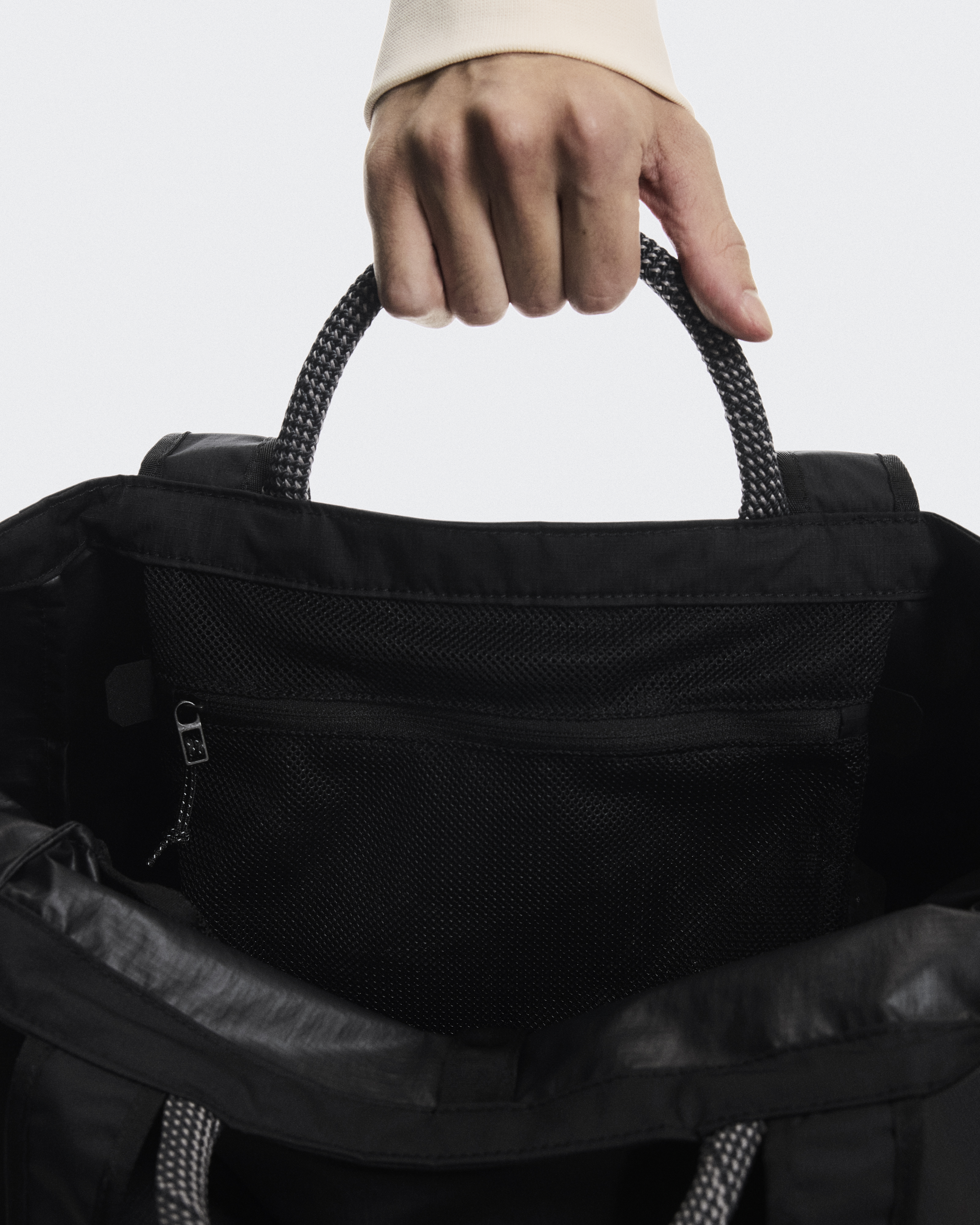 Tote Pack 25L | ブラック | On 日本
