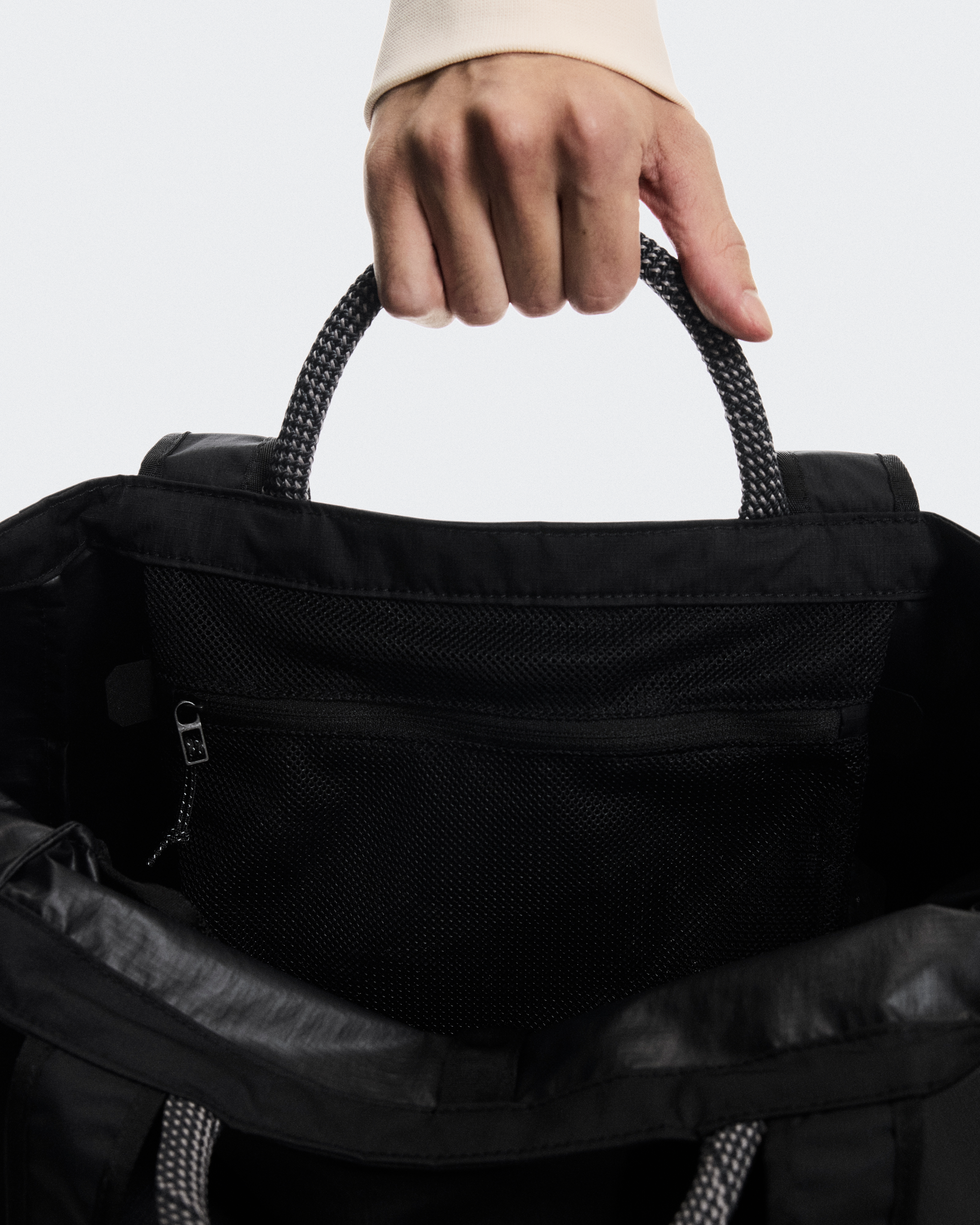 Tote Pack 25Lللجنسين / Black