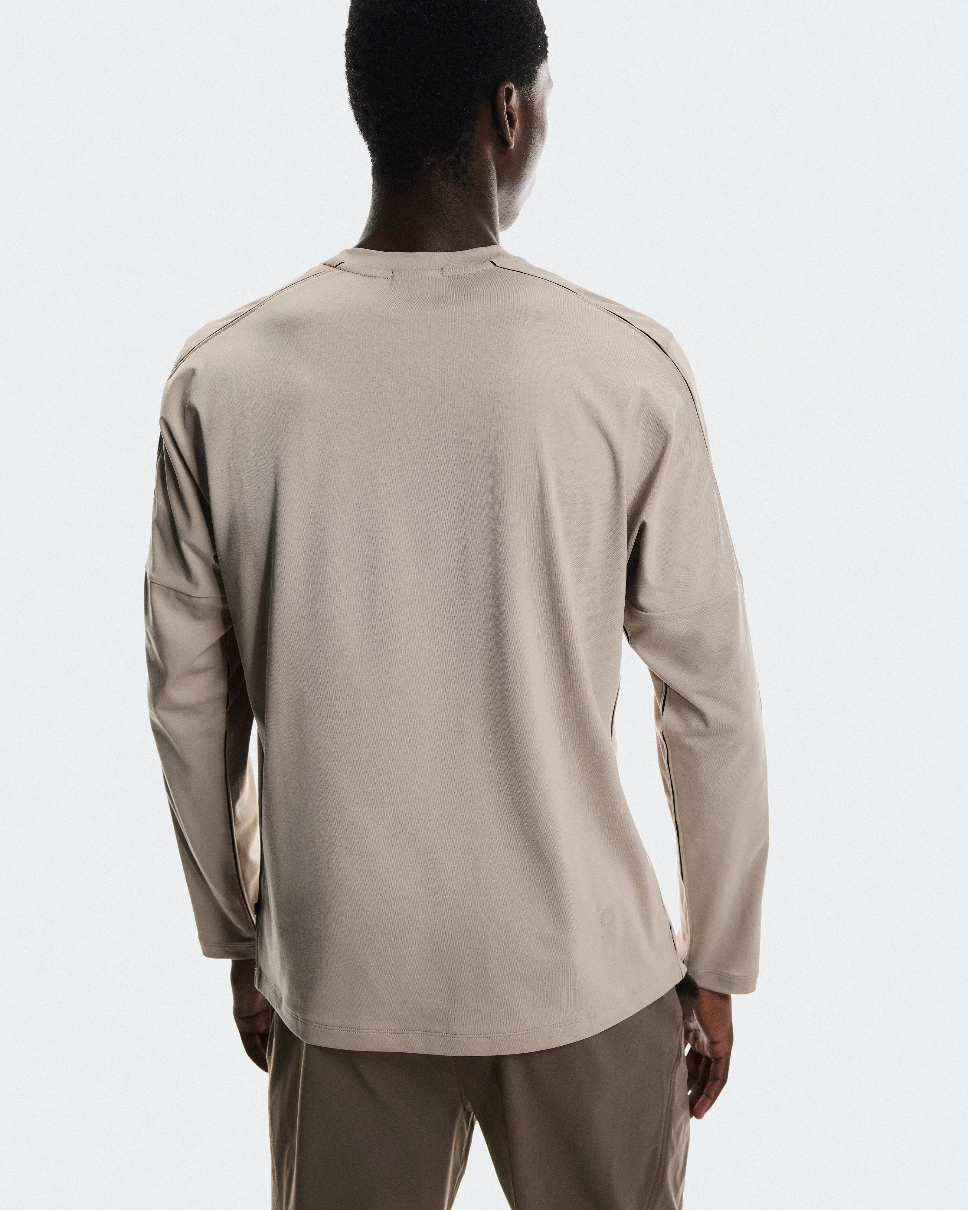 On Focus Long-T Desert Men Tops and t-shirts