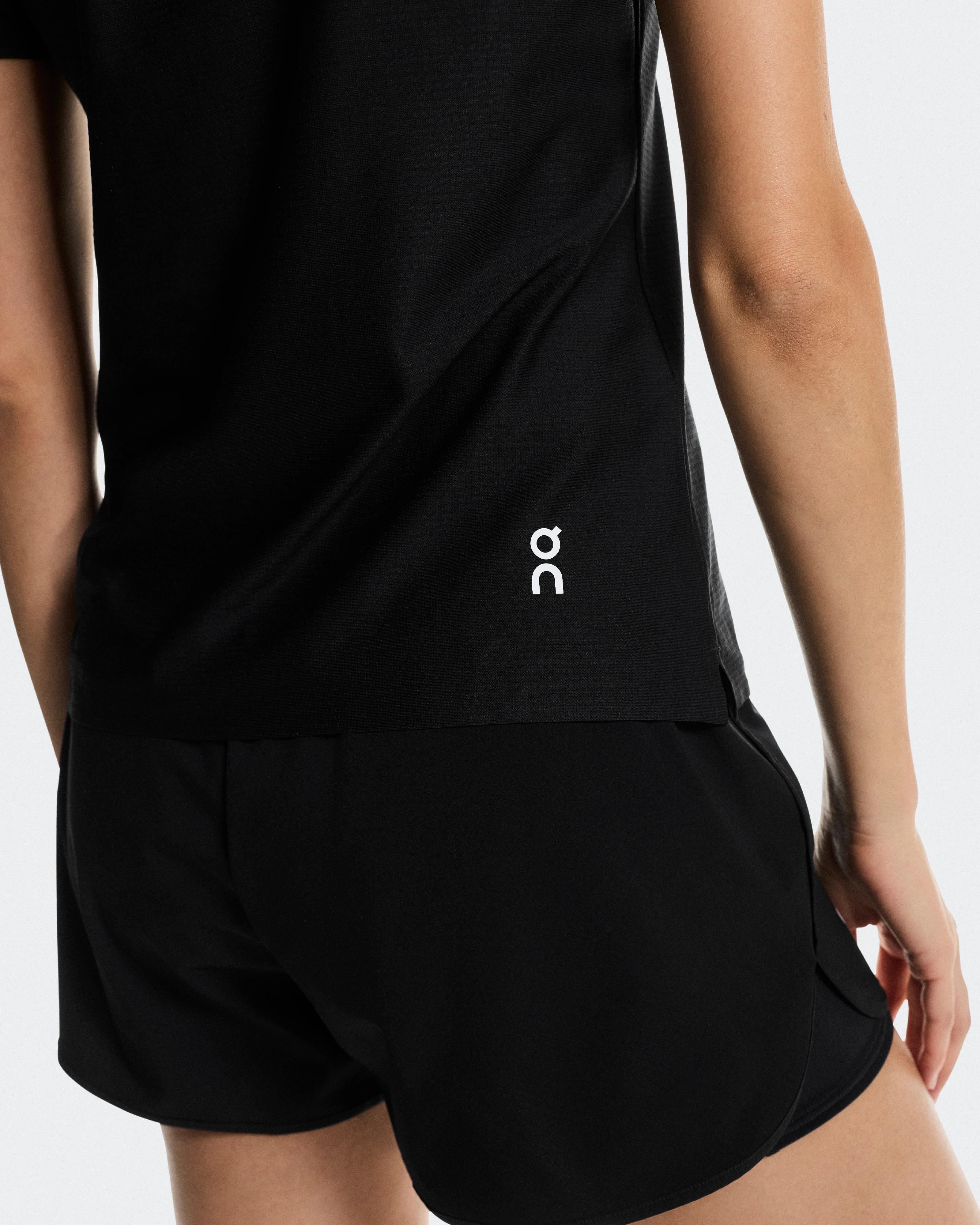 On Court-T Black Femme Hauts et t-shirts