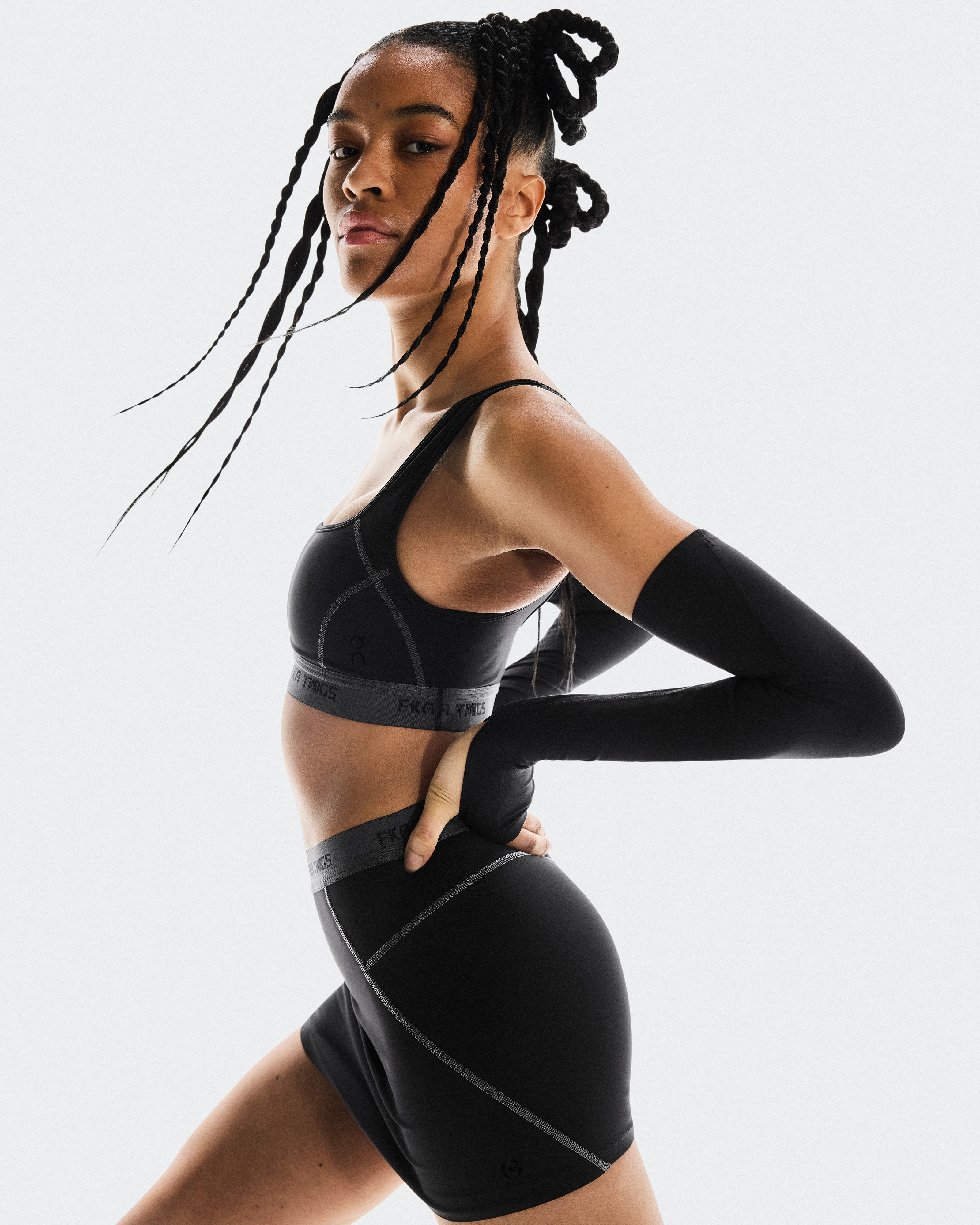 On STUDIO SKORT FKA Black Damen