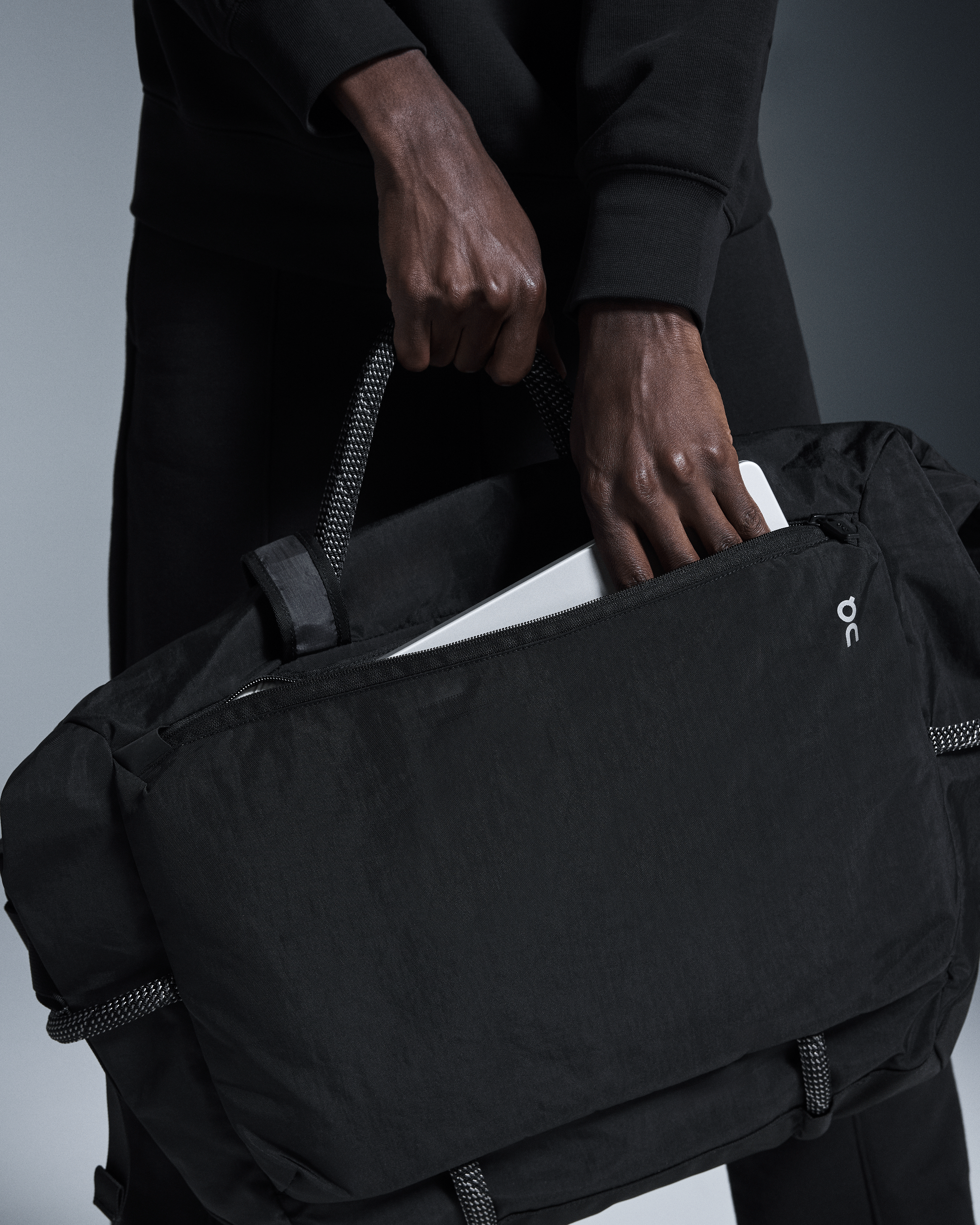 kmtkhr　On Track Pack 40L Elite Track Pack 40L Elite | Black | On India