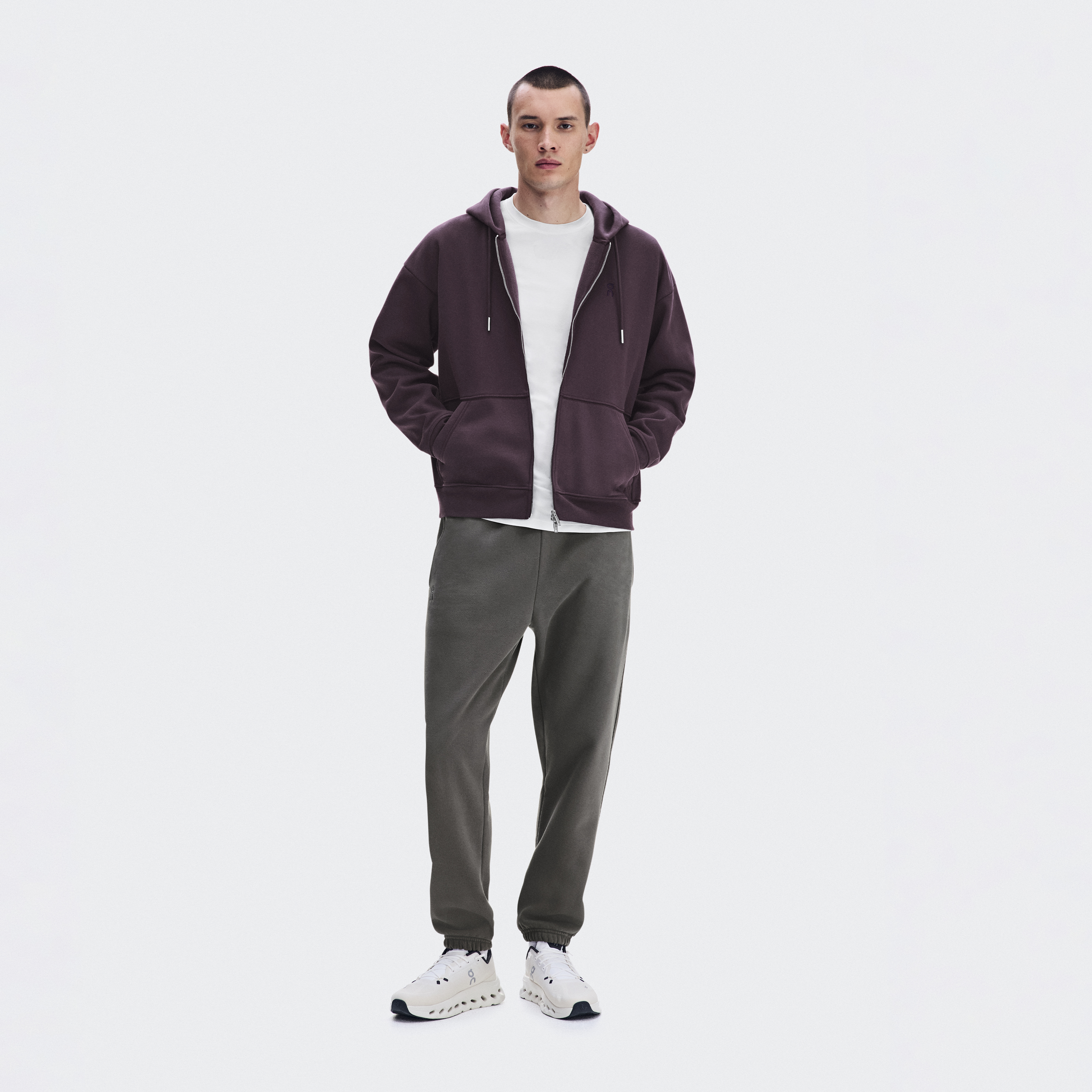 Athleisure Wear and Lifestyle apparel | On Japan