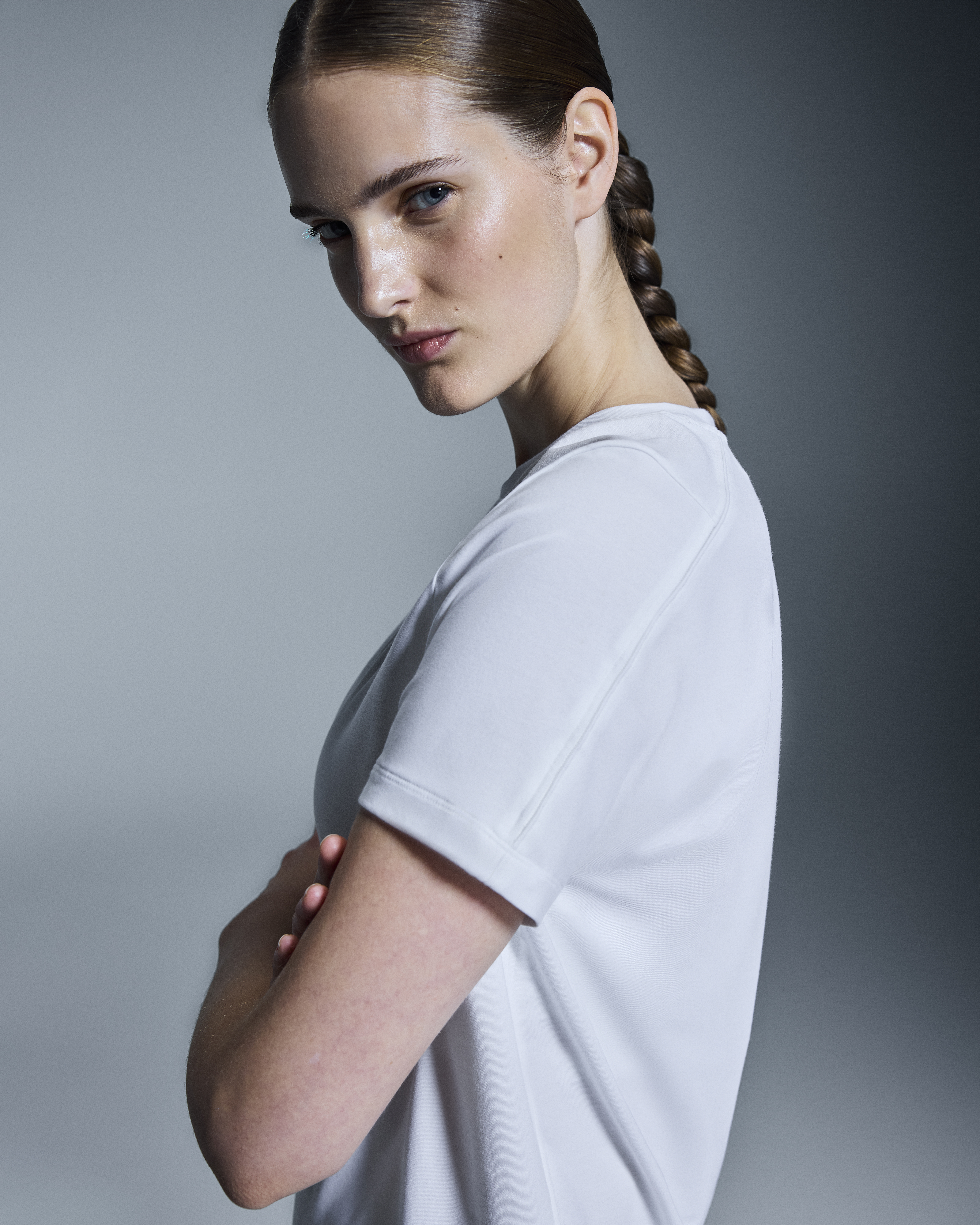On Women's Focus-T ホワイト S　2枚組　ランニングTシャツ Women's Focus-T | White | On United States