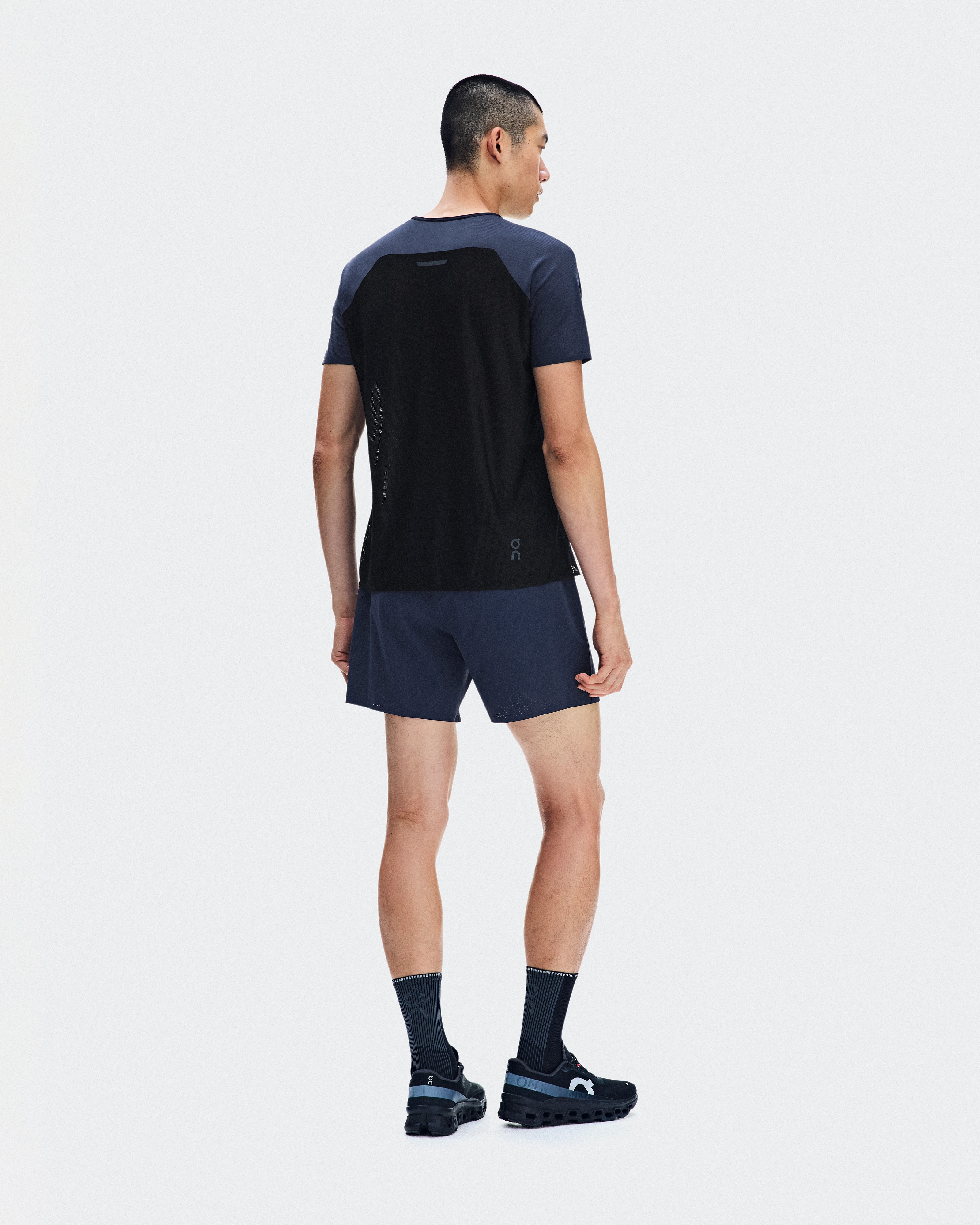 On 5" Performance Shorts Midnight 남성 쇼츠