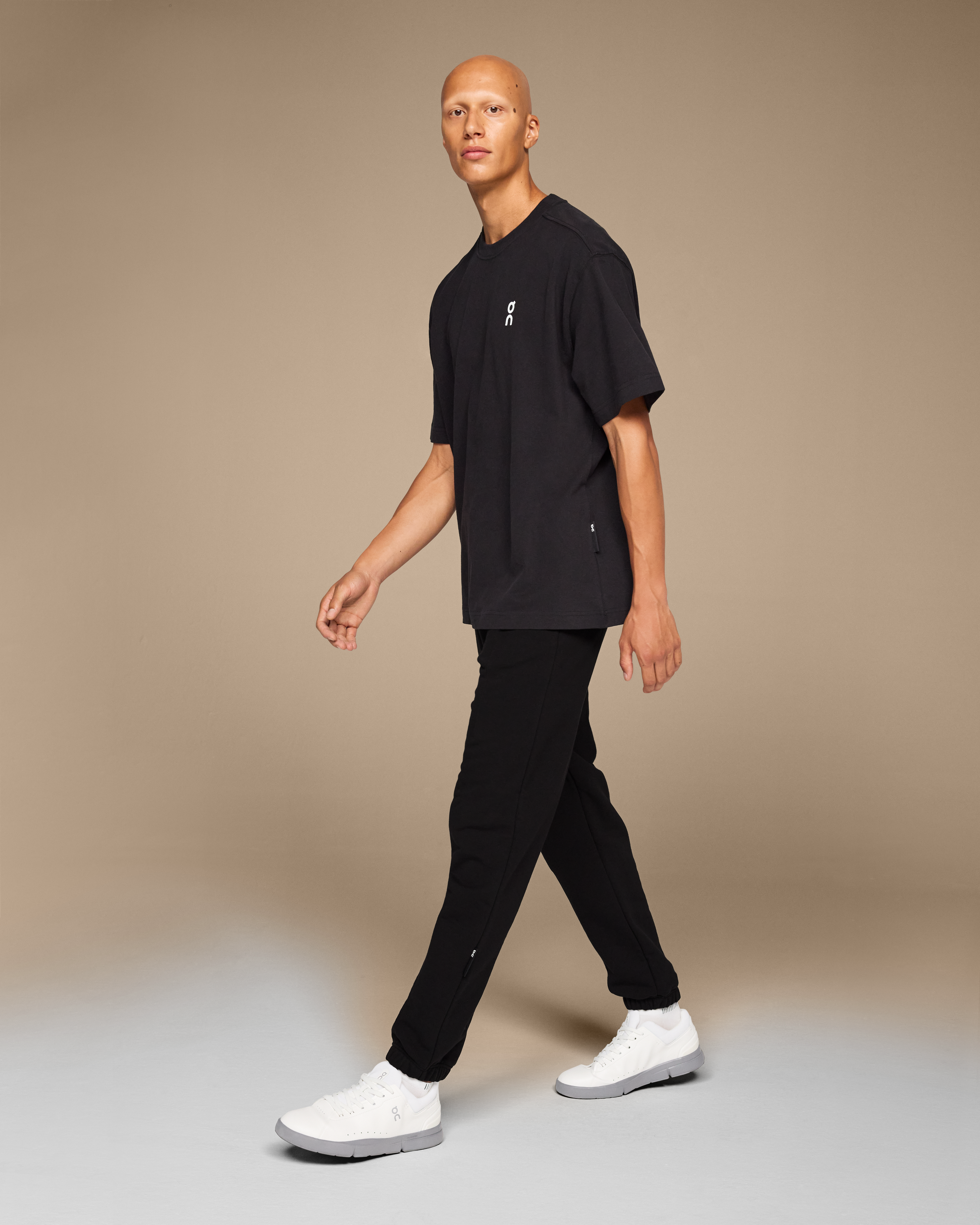 Club-T Short-Sleeve Shirt in Black