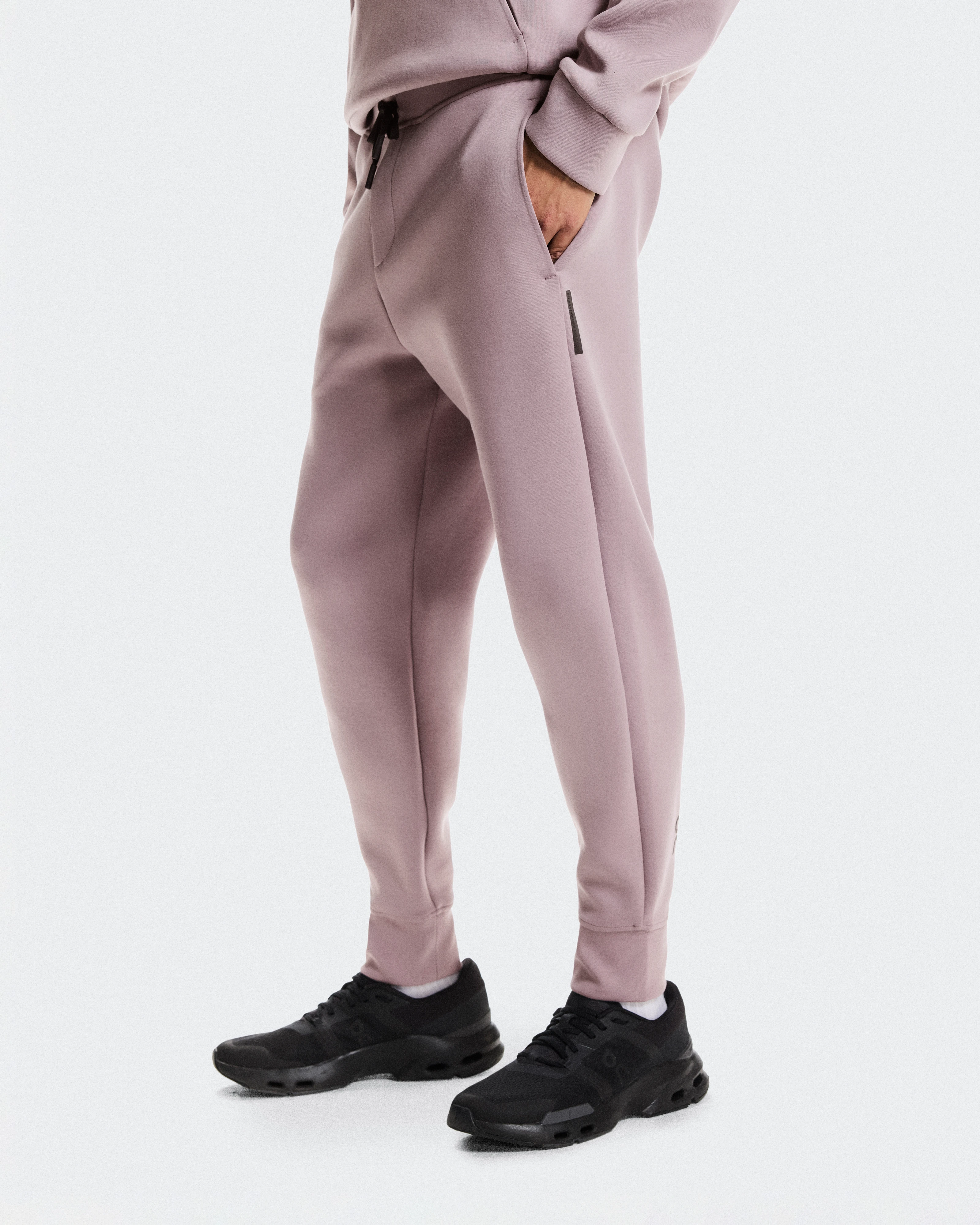 On Focus Tech Sweatpants Heron Men Pants