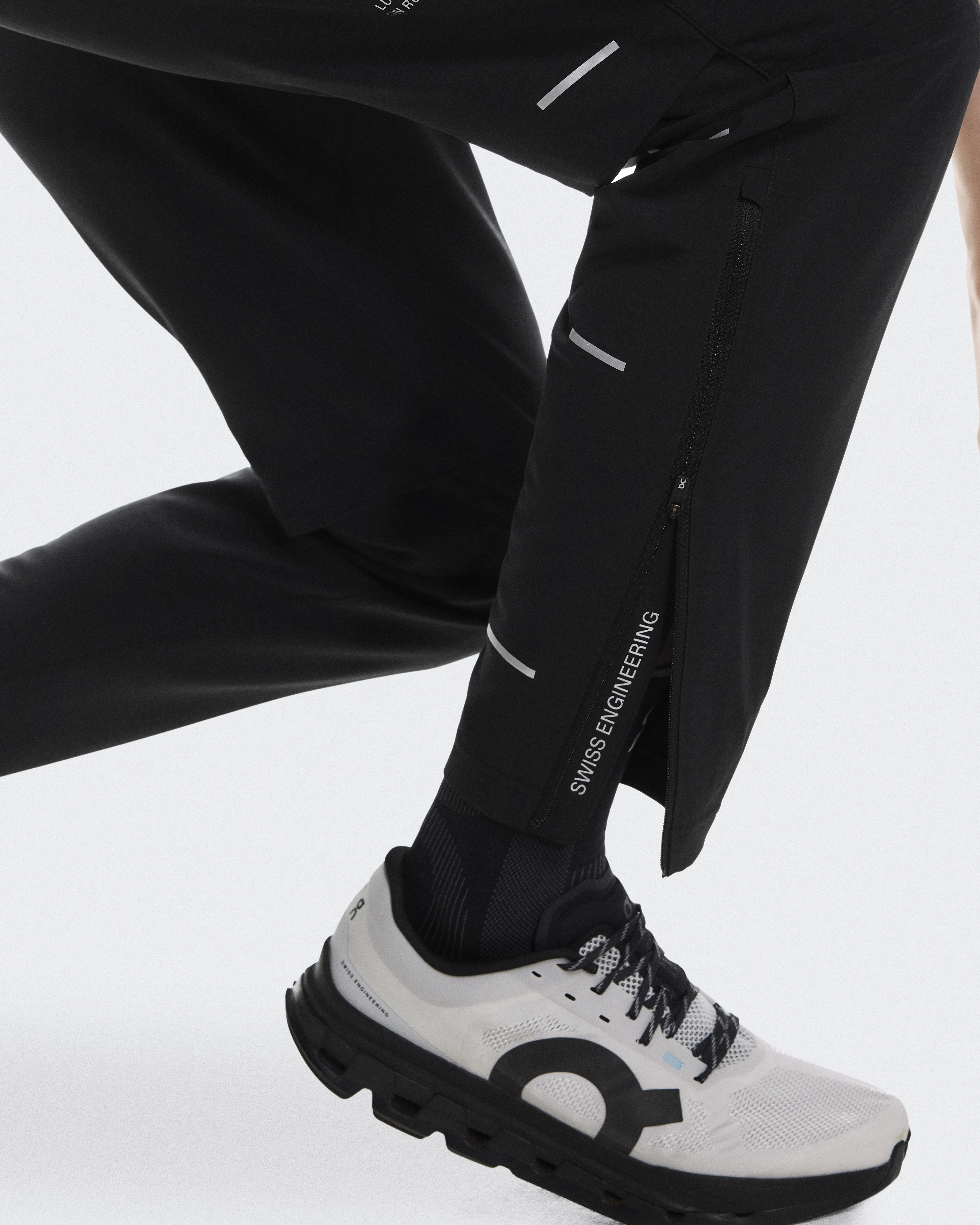The Weather Pants Lumos: Men's Reflective Running Pants | On | On