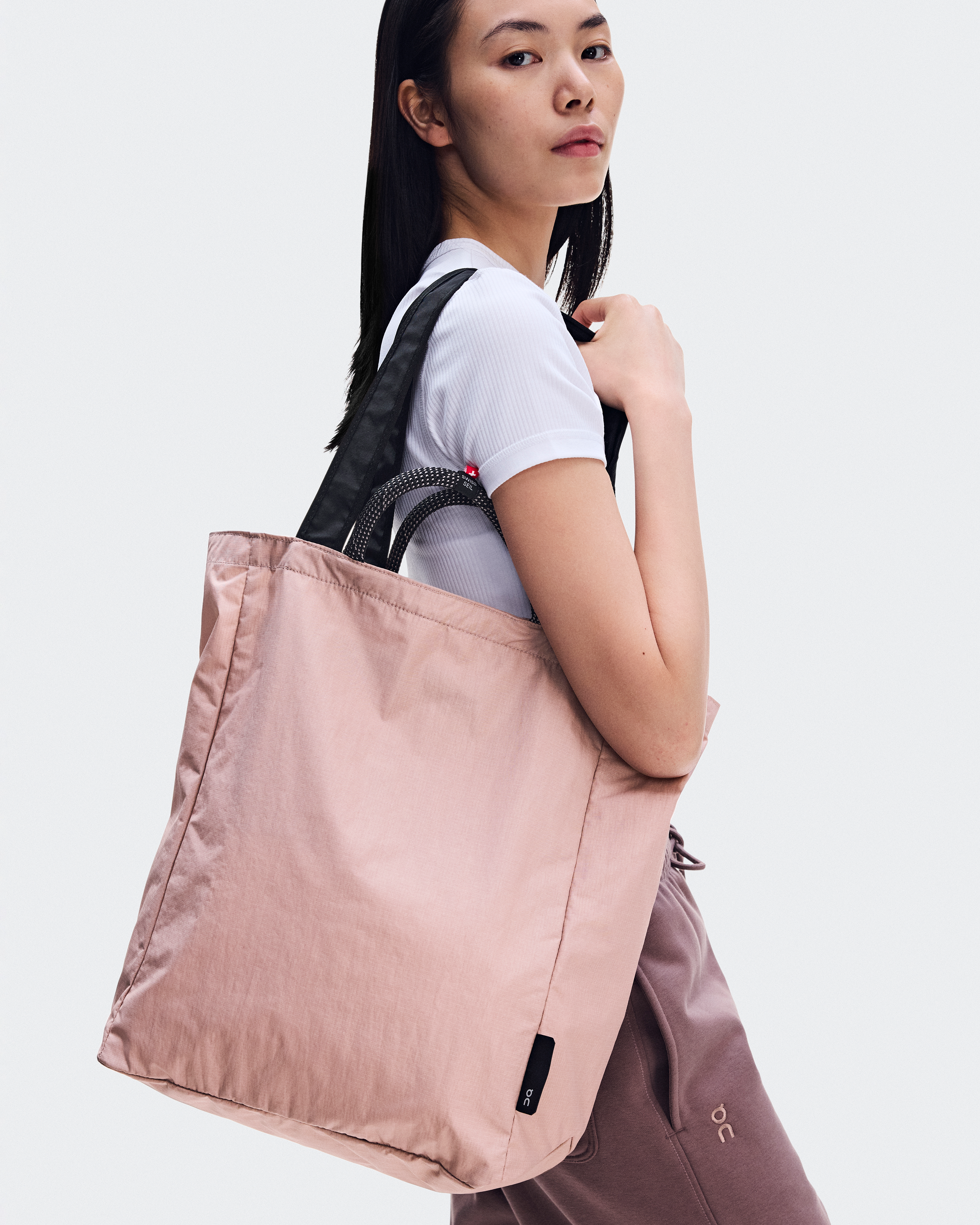 Tote Pack 25Lللجنسين / Biscuit | Black
