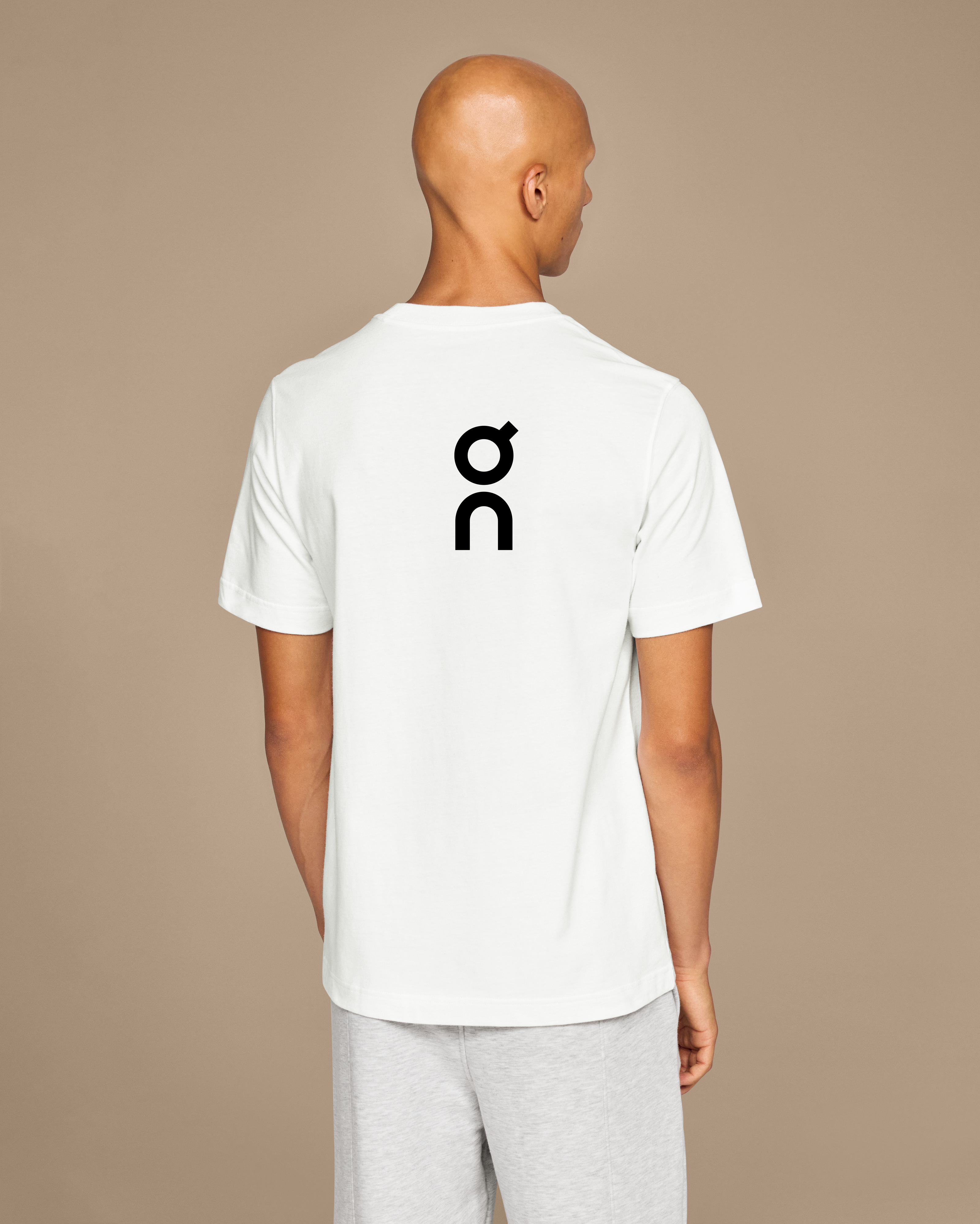 ★on&on★ Wrap shoulder t-shirt NEW5ME303 Men's Club-T | White | On United States