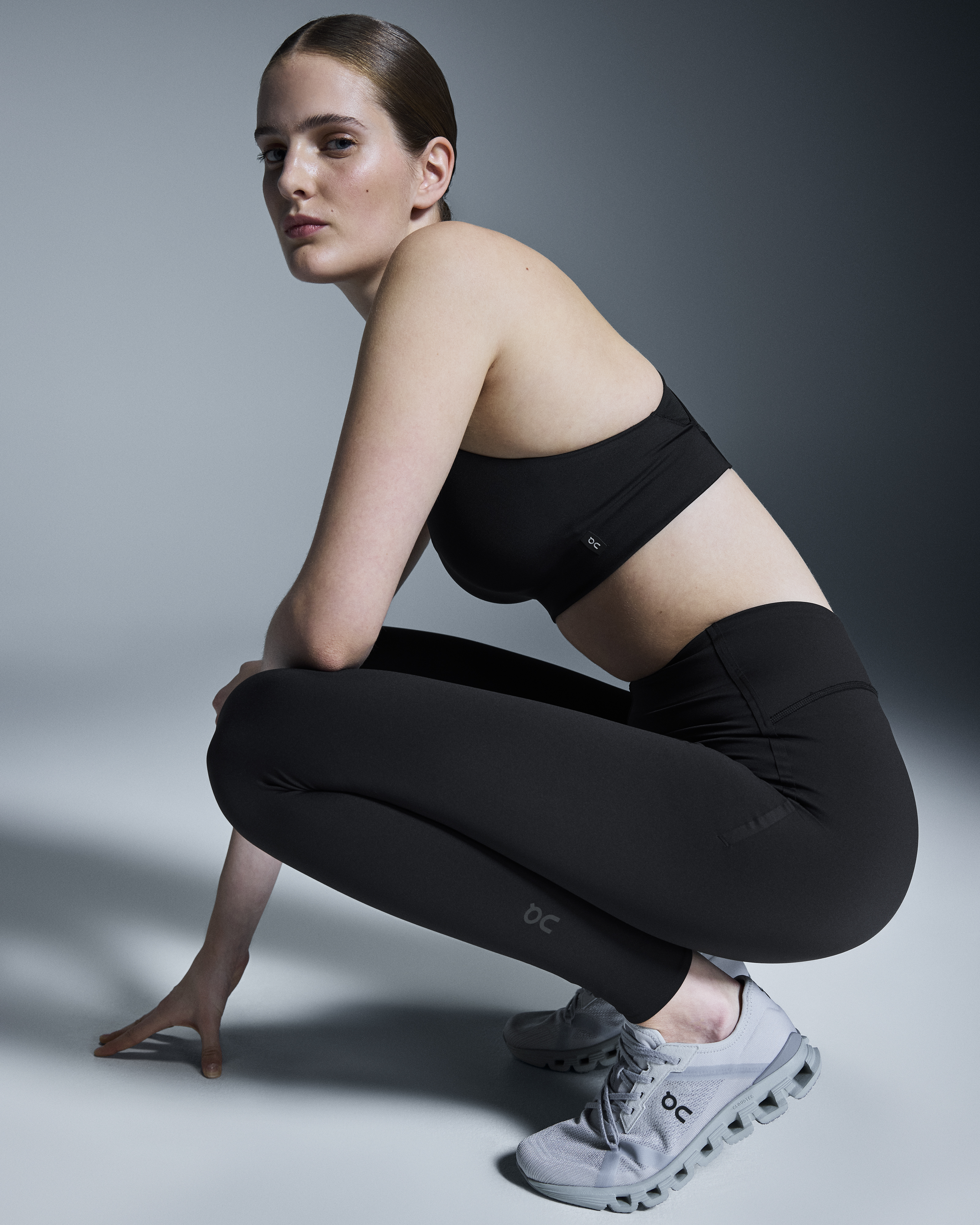 Women's Train Tights | Black | On United States