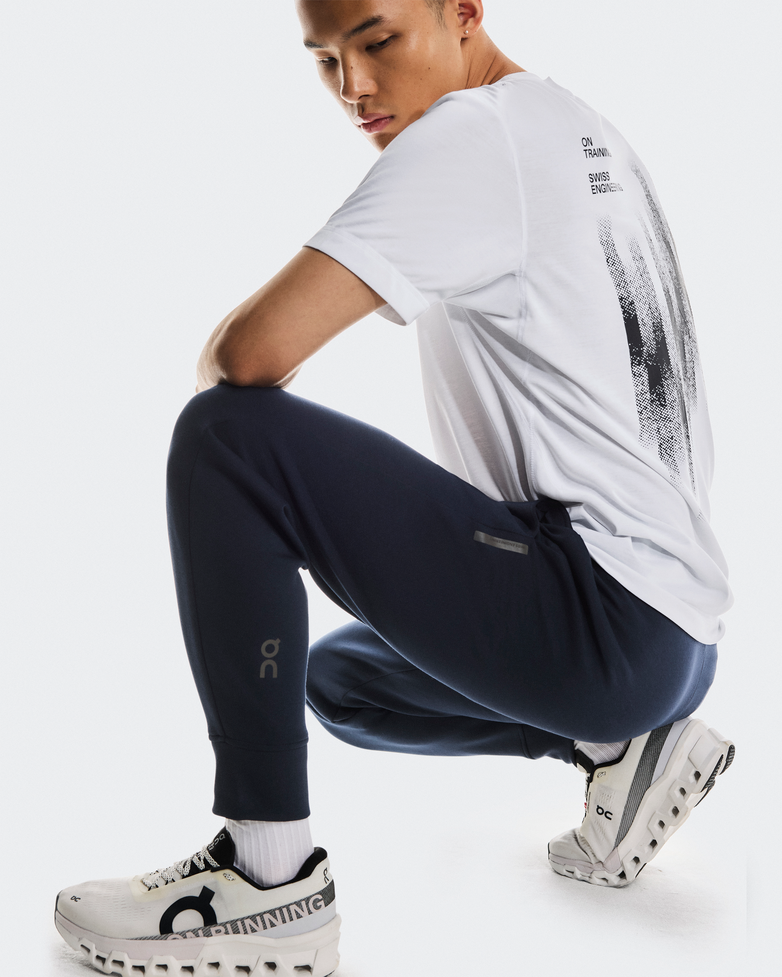 Focus Tech SweatpantsMen / Navy / L