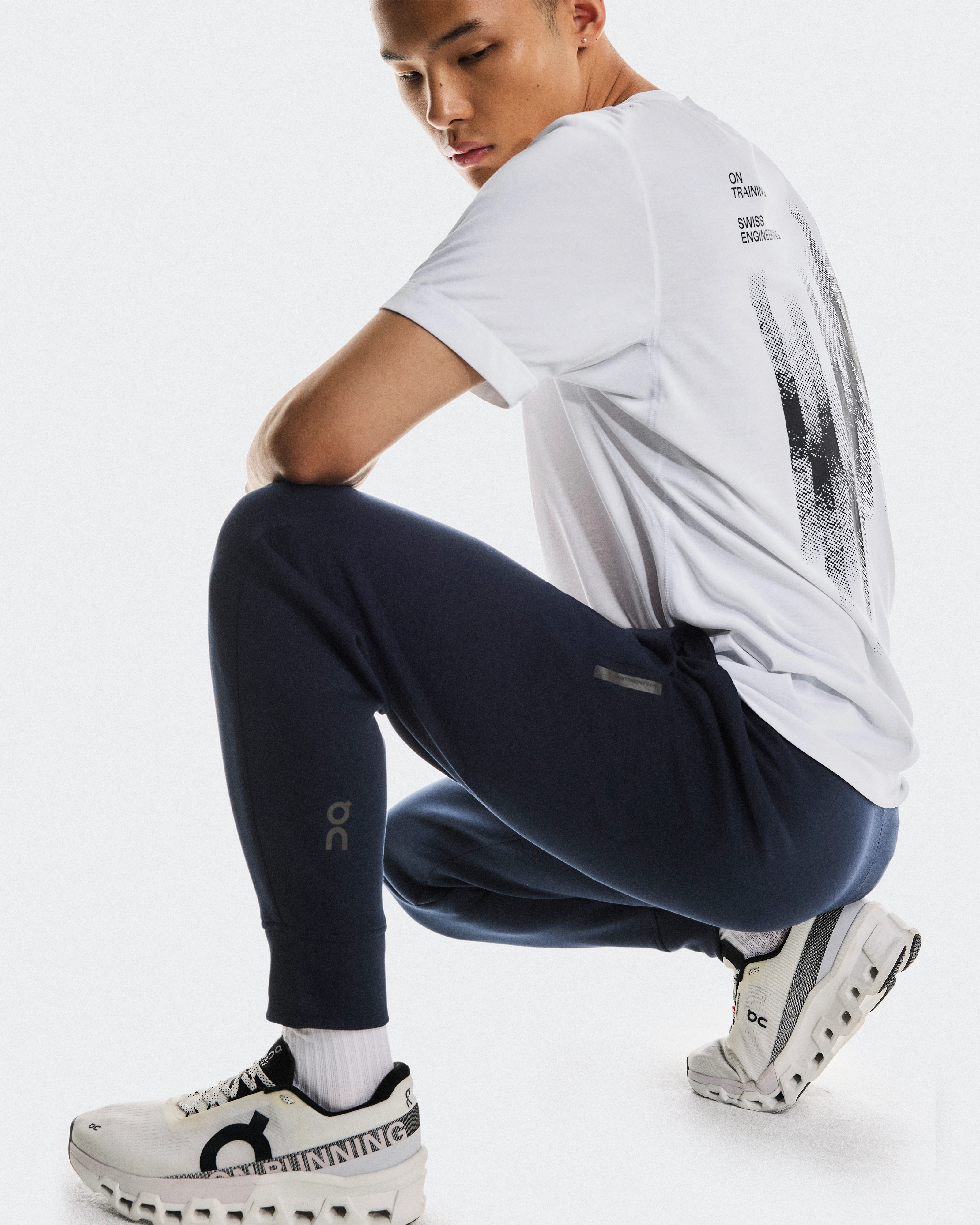 On Focus Tech Sweatpants Navy Men Pants