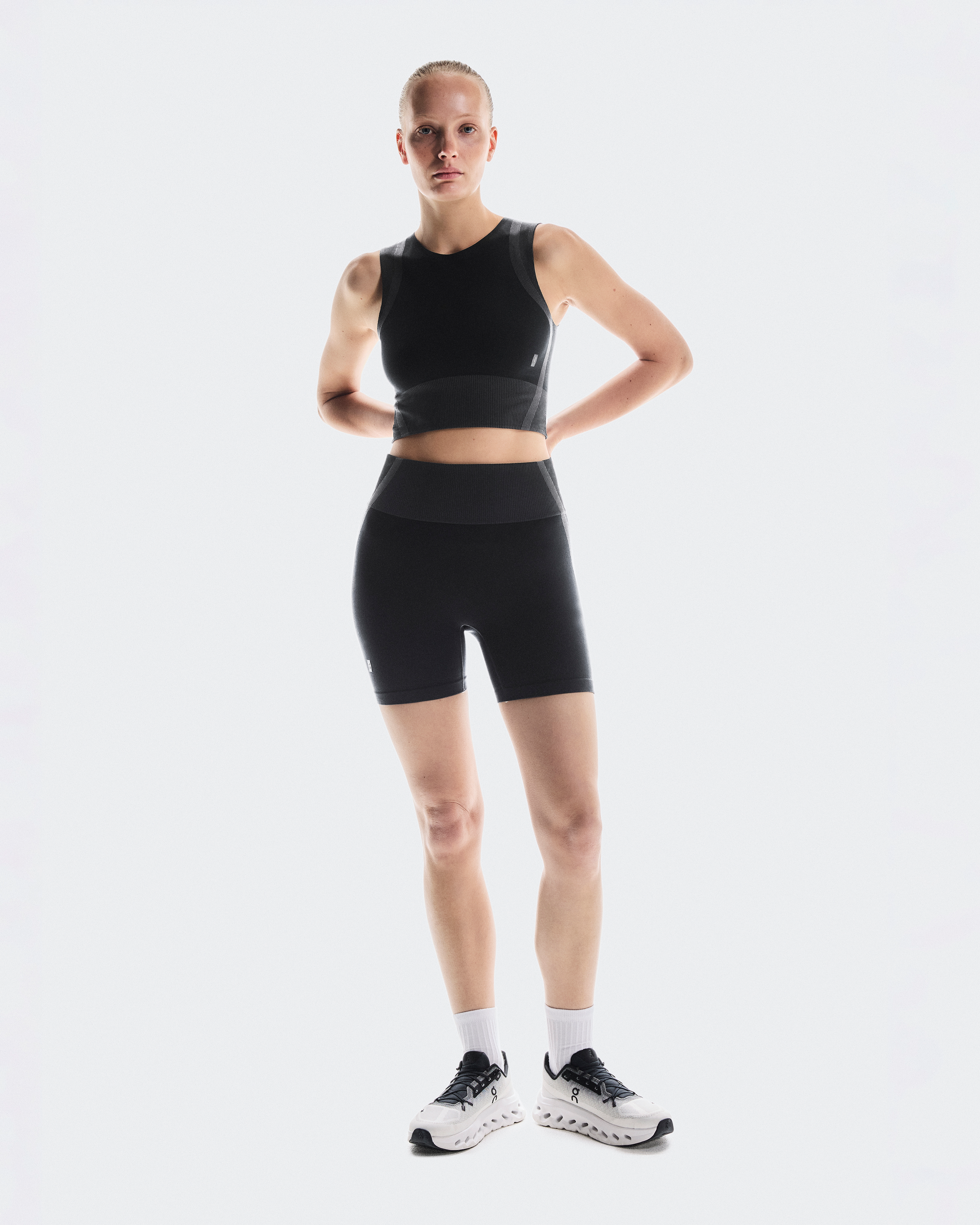 Studio Knit ShortsWomen / Black | Eclipse / L