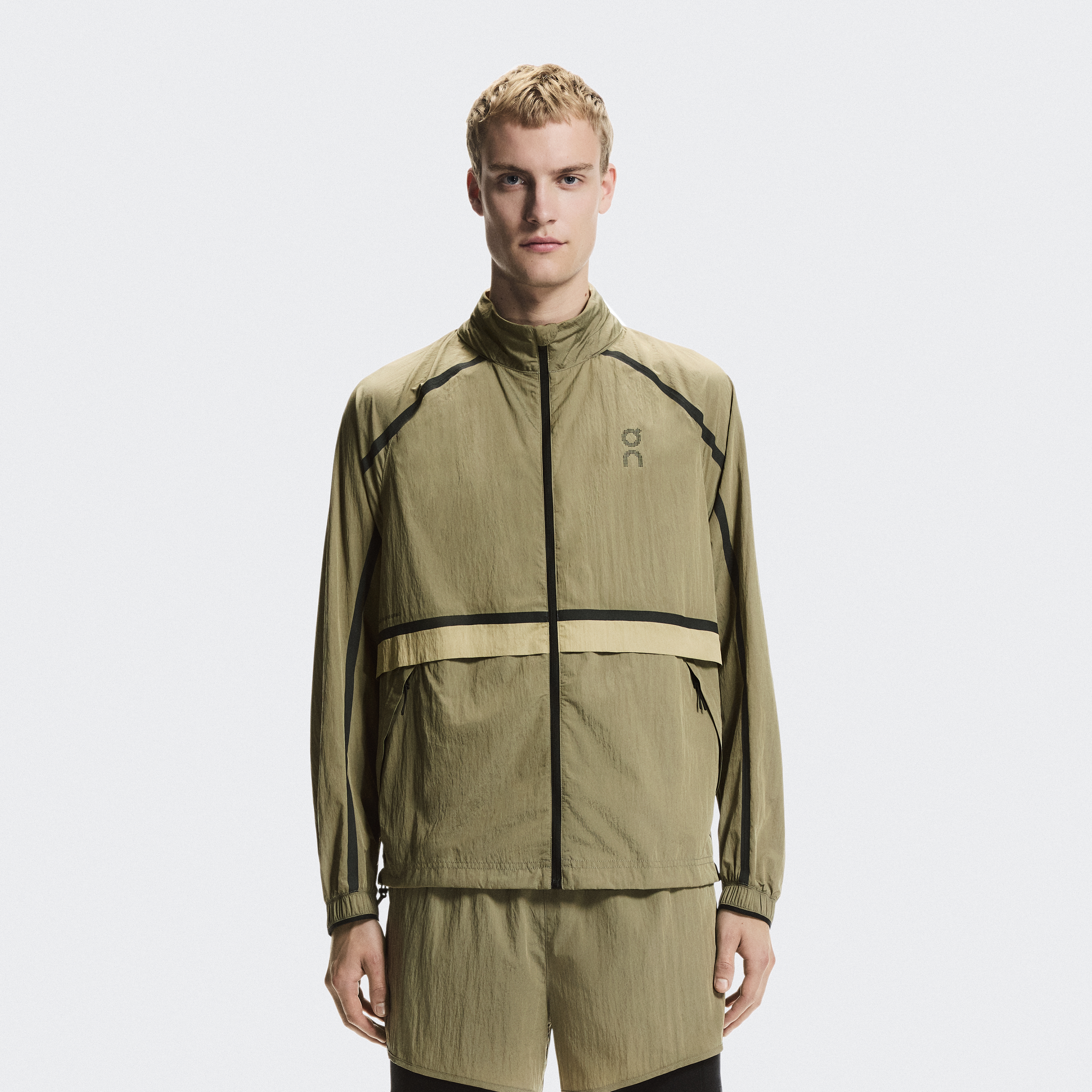 On公式】オンラインストア | メンズ向けランニングジャケット | On 日本