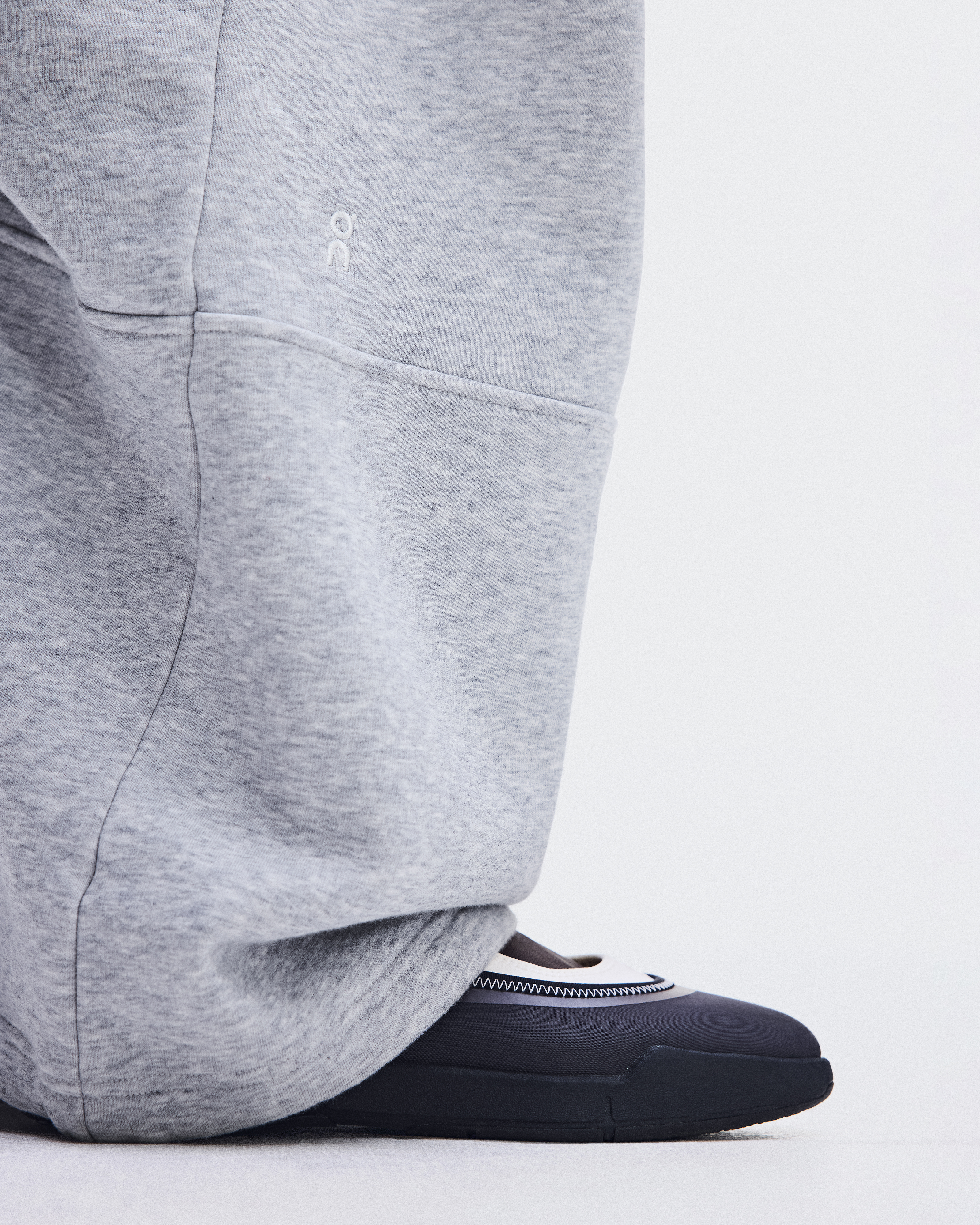 ウィメンズ Oversized Sweatpants | グレー | On 日本