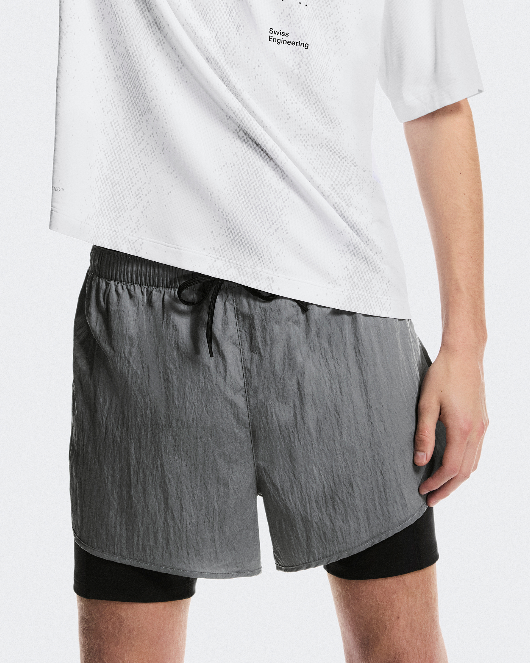 メンズ Performance Volt Shorts | グレー | On 日本