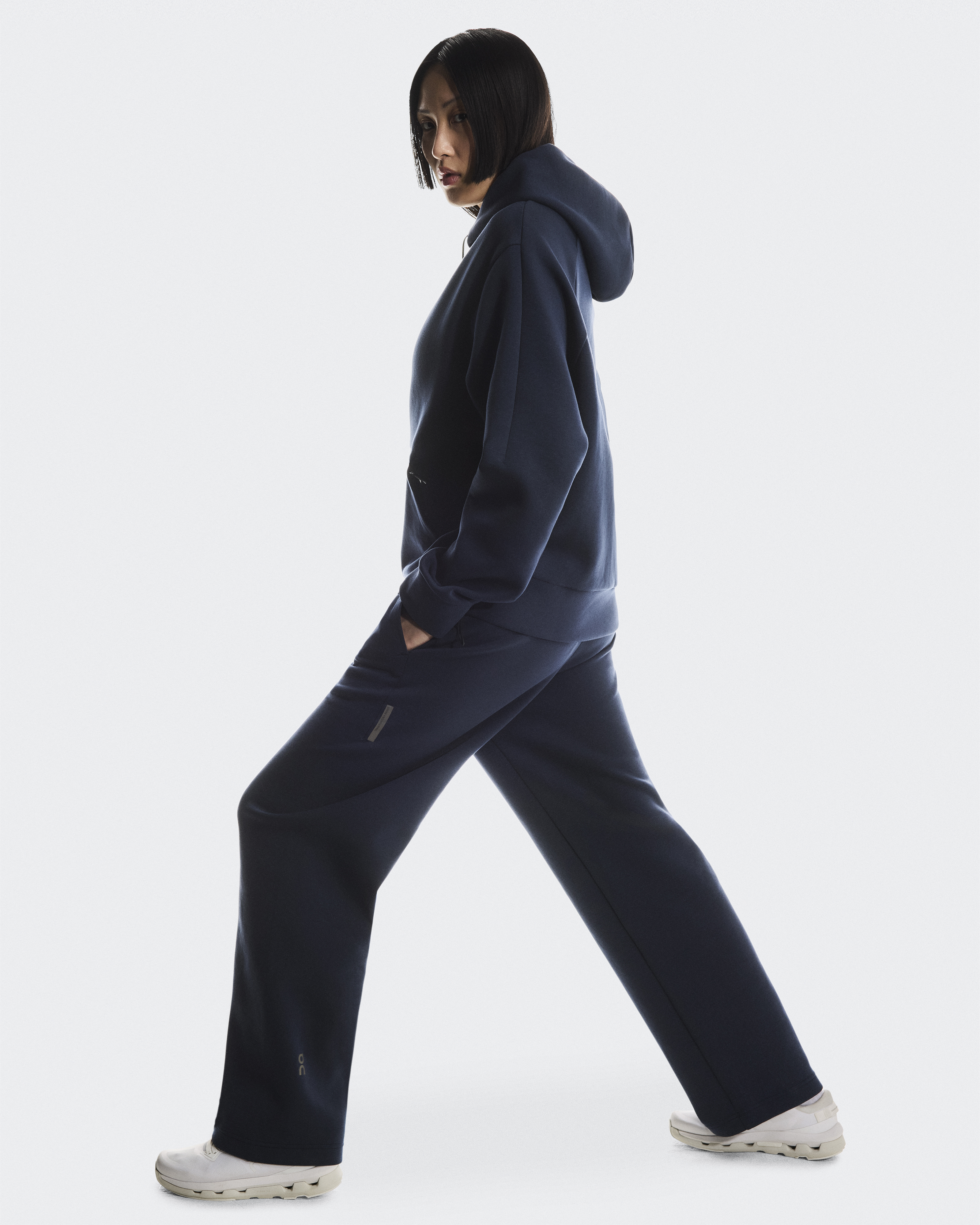 Women's Focus Tech Sweatpants | Blue | On United States