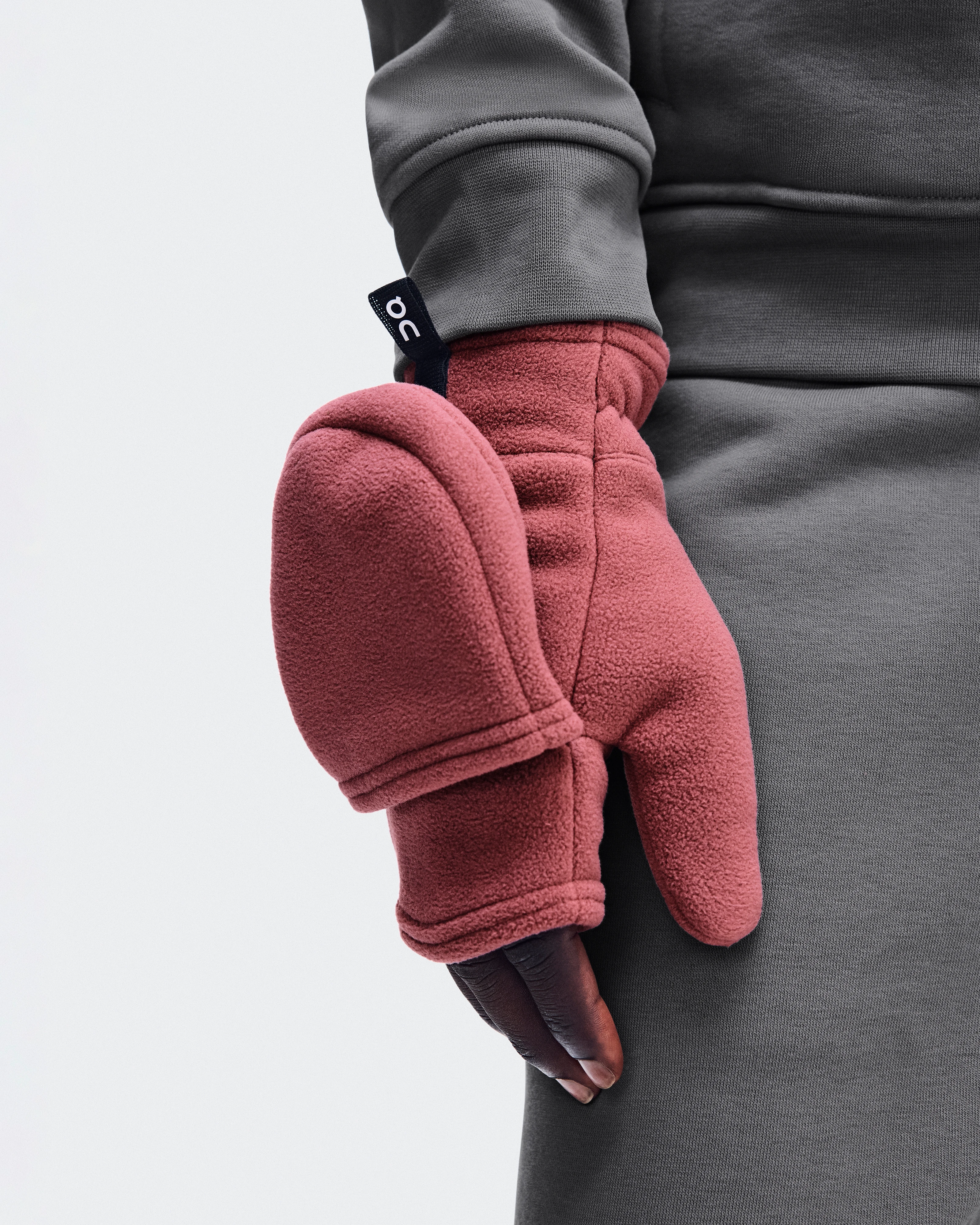 On Fleece Mitten Barberry Unisex Gloves