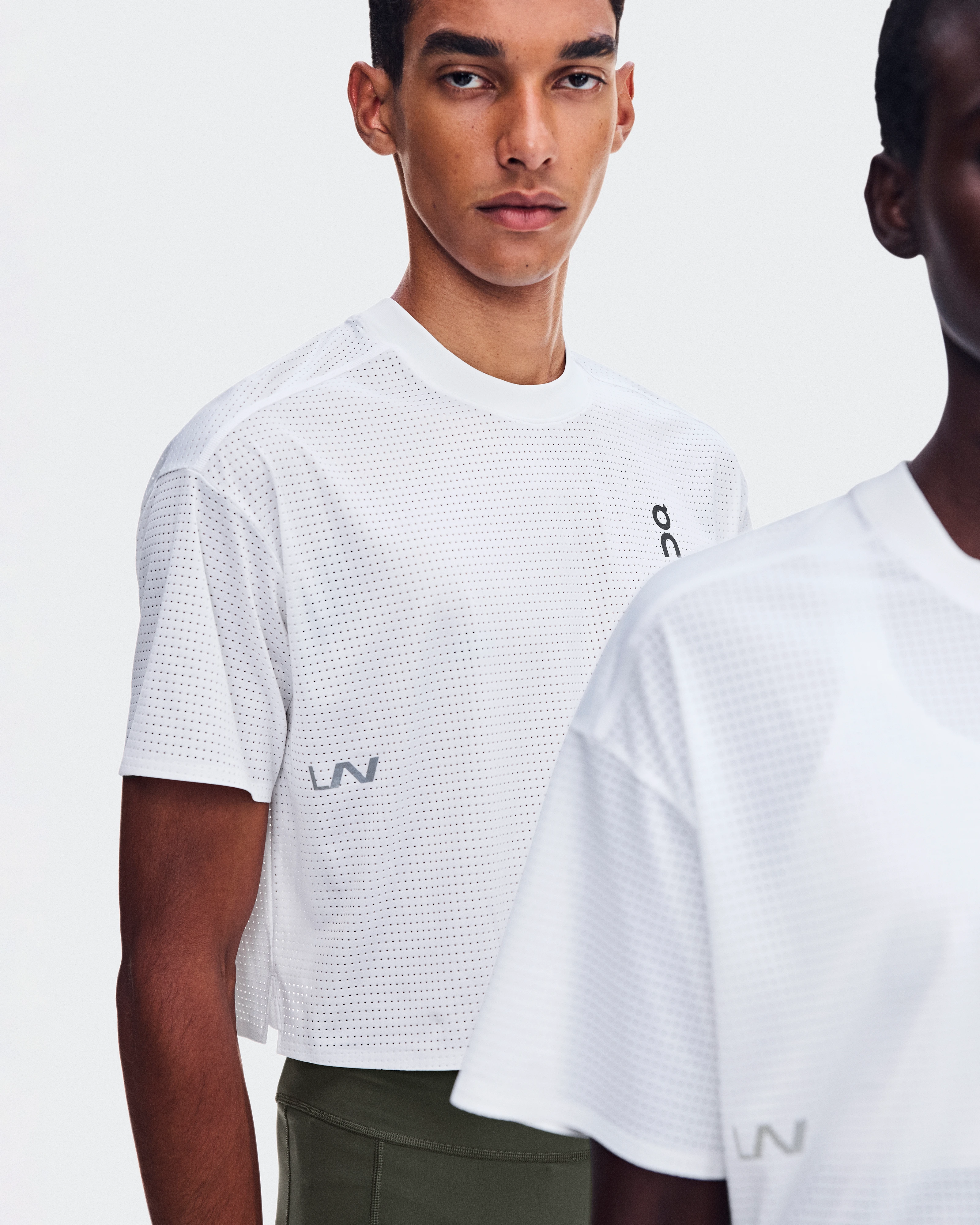 On Cropped Run-T LN1 White Unisex Tops and t-shirts