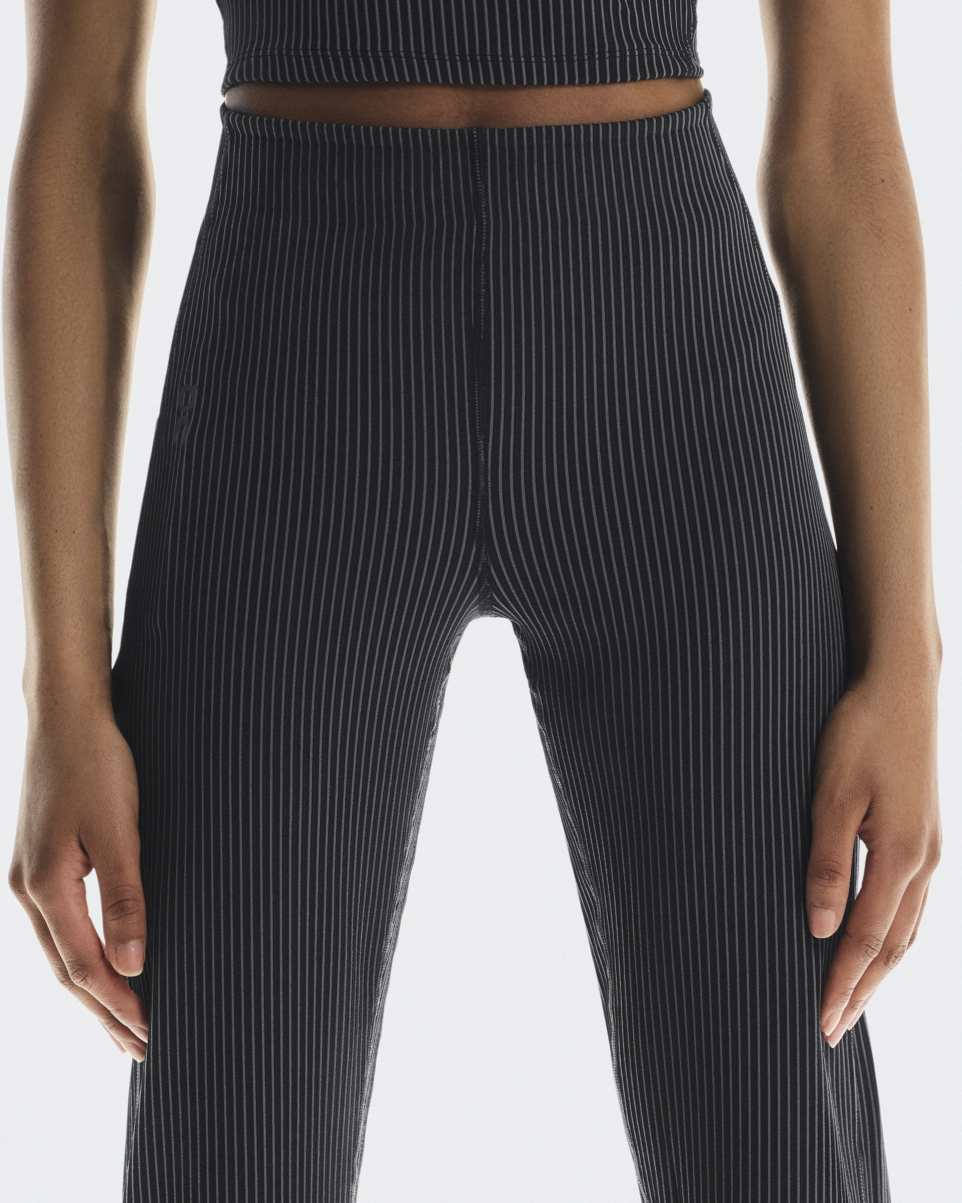 【関税込み】On ブラック All-Day リブ ラウンジパンツ ウィメンズ All-Day Ribbed Pants | ブラック & グレー | On 日本