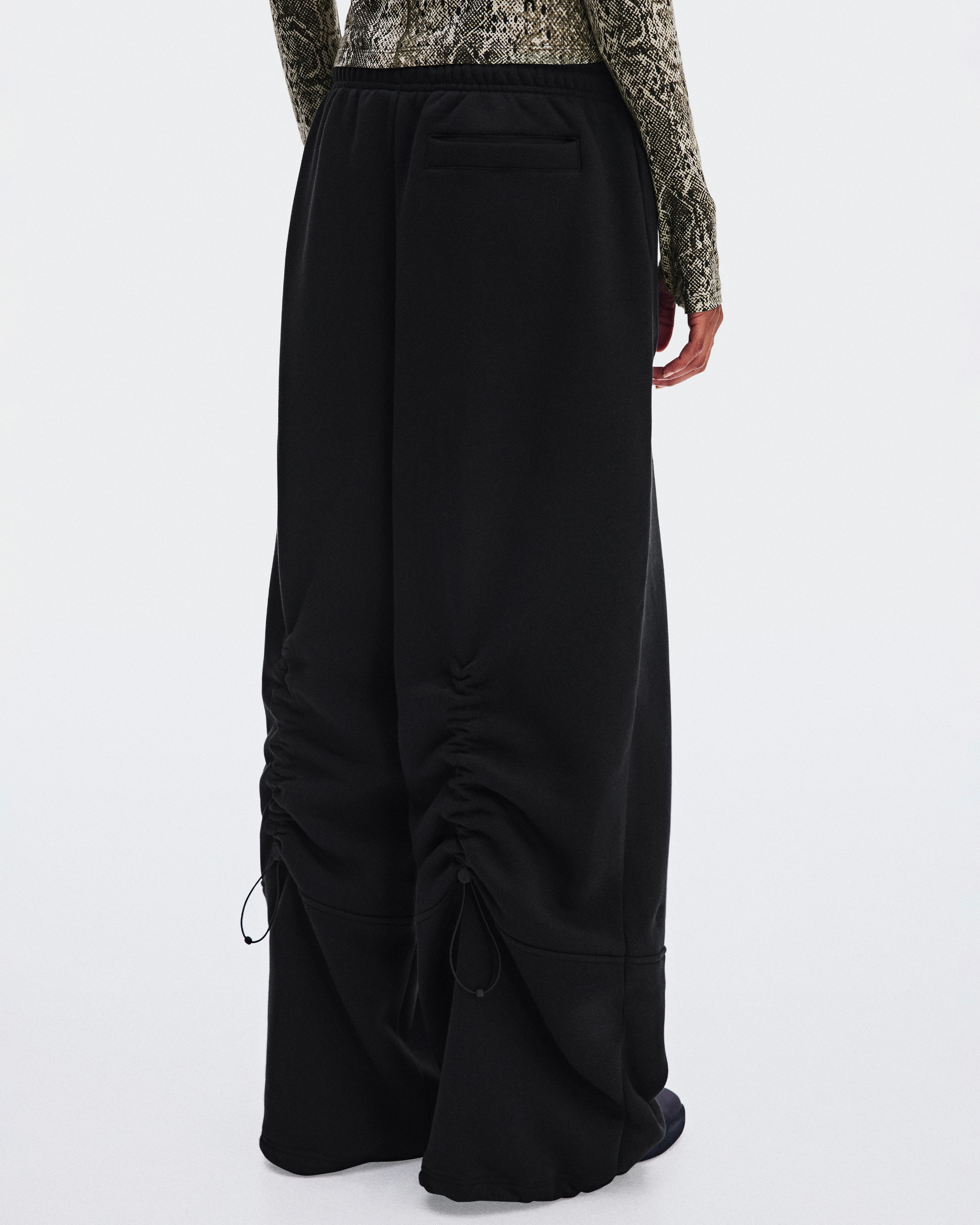 On Oversized Sweatpants Black Women Pants