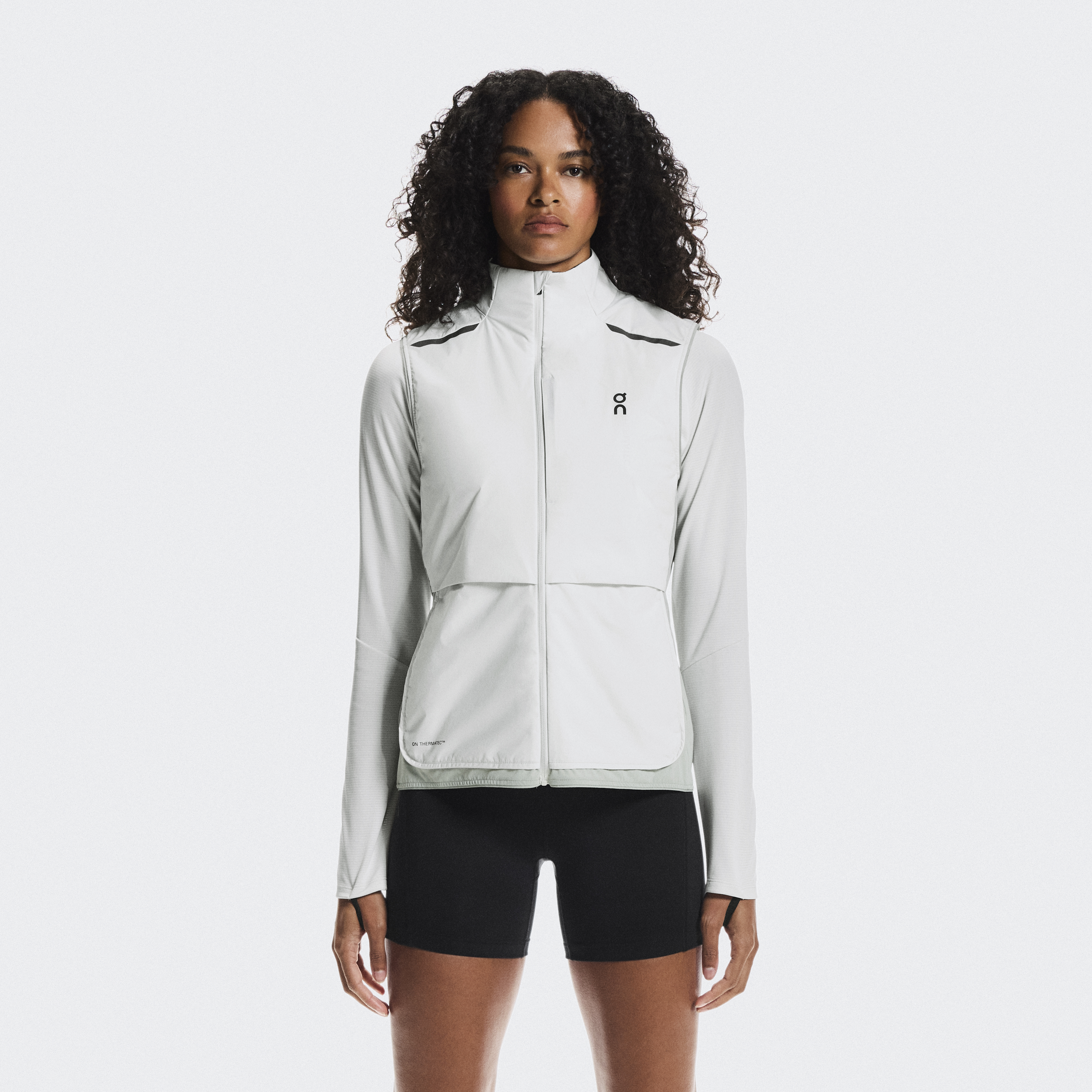 on ランニングジャケット ホワイト ランニングジャケット | On 日本