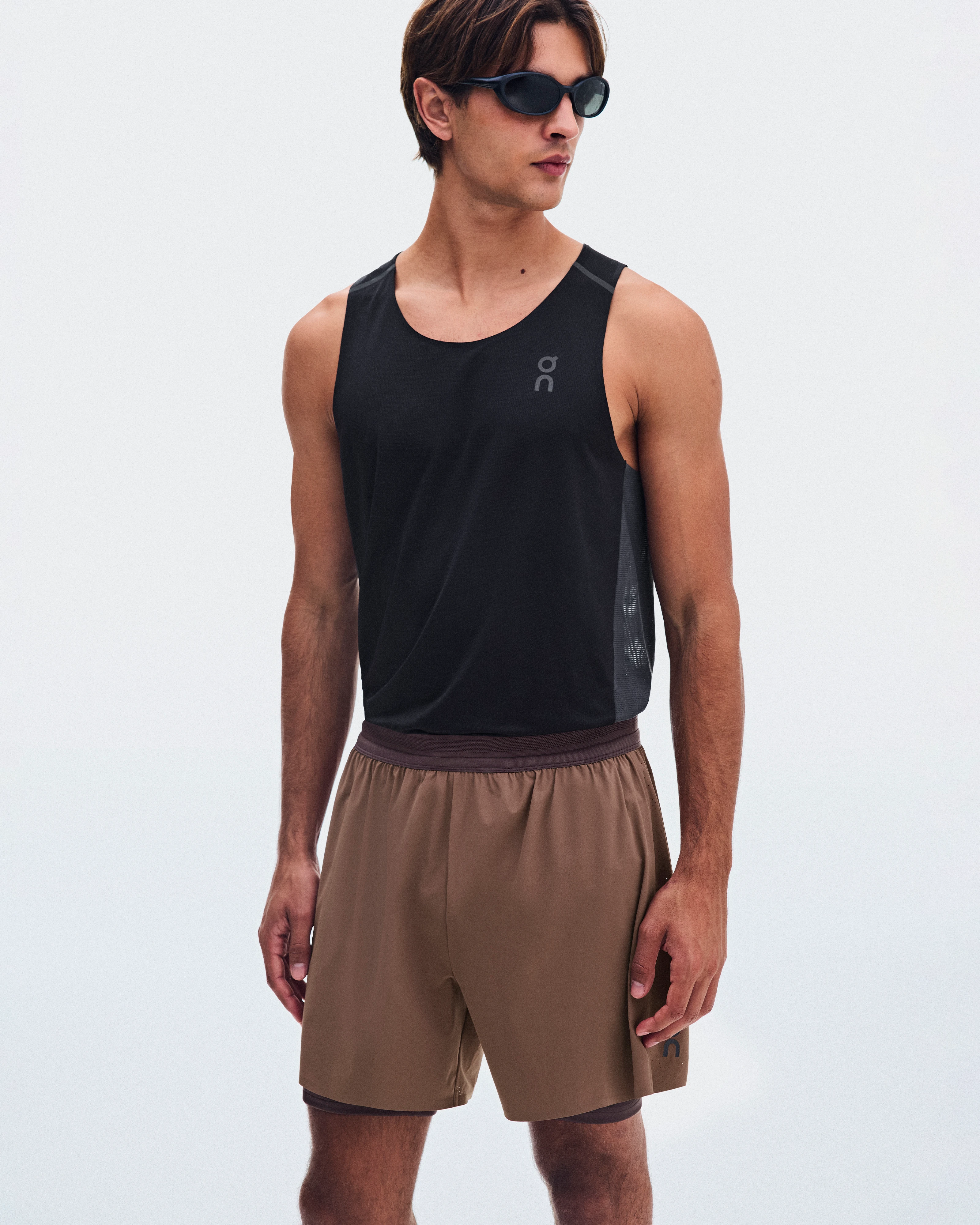 On 5" Performance 2/1 Shorts Acorn & Mulberry Hombre – Running de rendimiento, ligeros, evacuan el sudor Pantalones cortos
