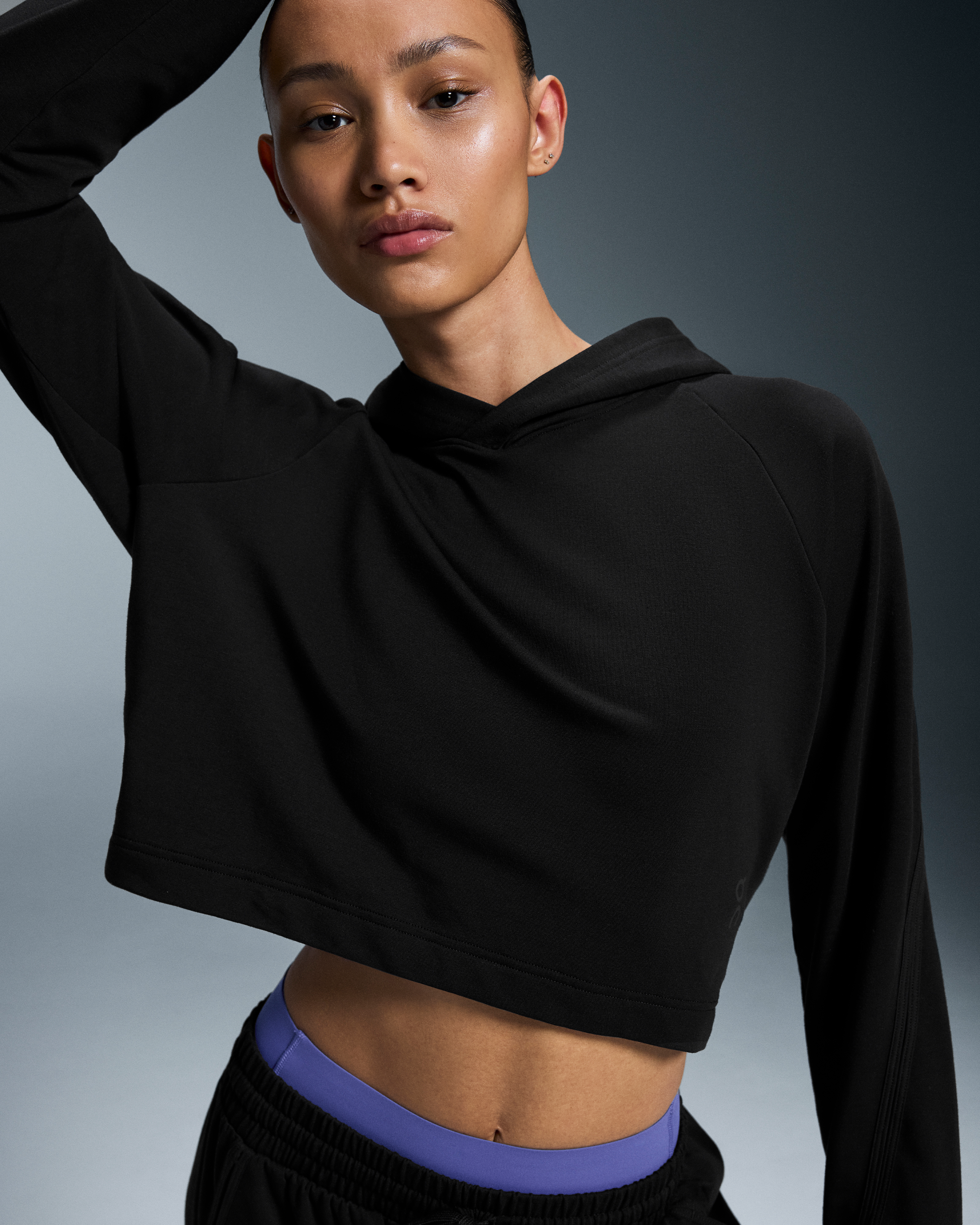 Studio HoodieWomen / Black / L