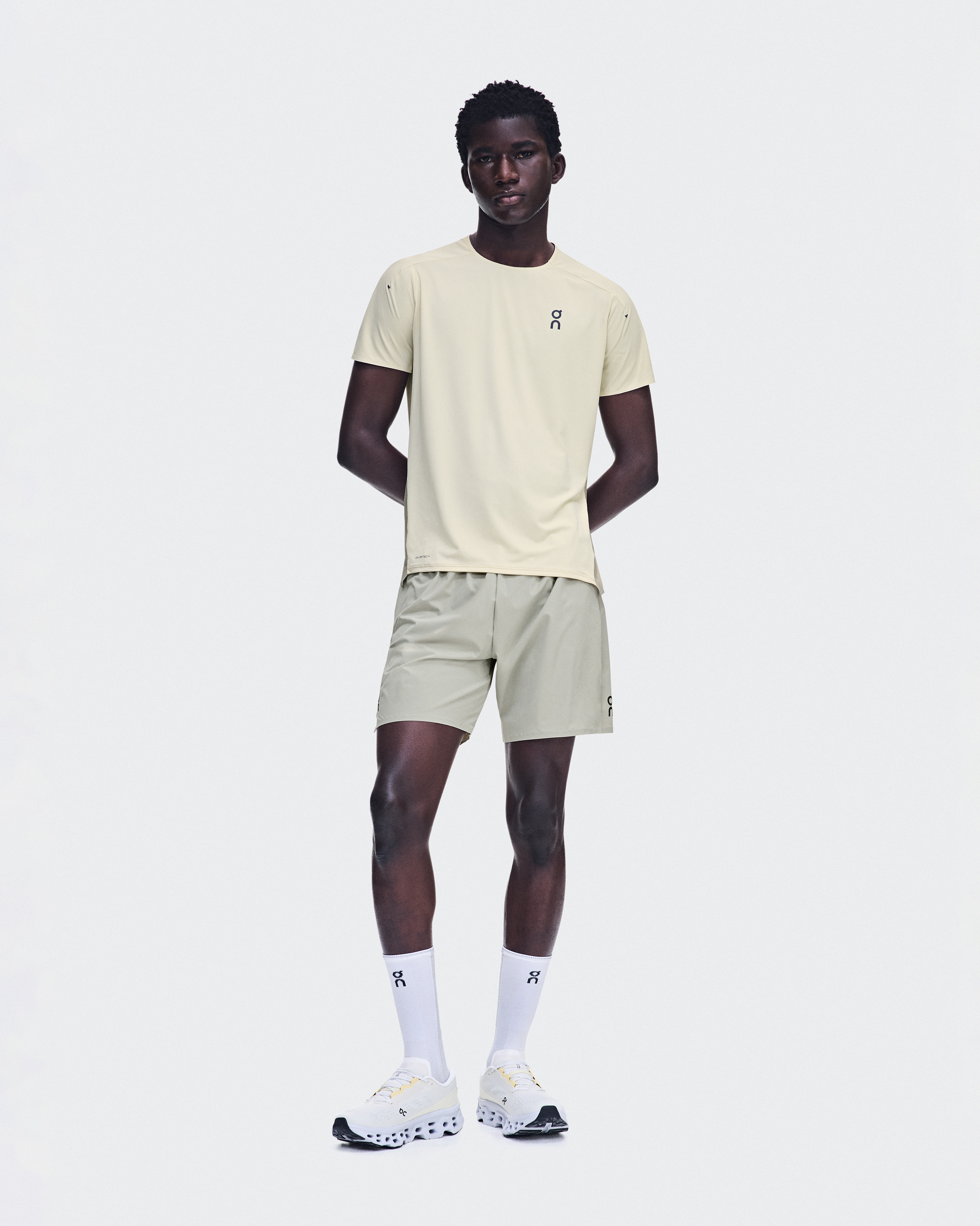 Performance-T Short-Sleeve Shirt in Hare/Brume