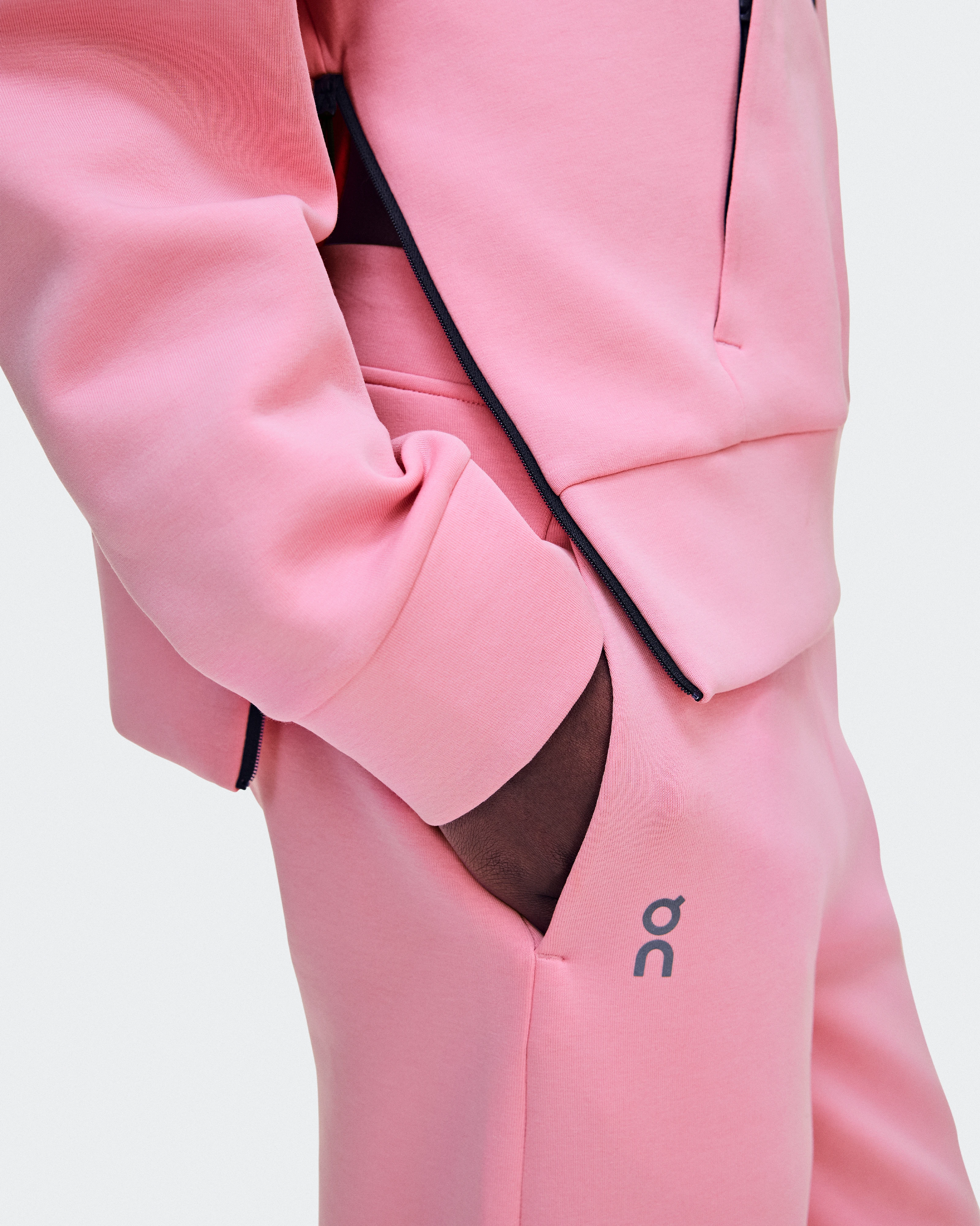 On Focus Tech Hoodie Magnolia Women Hoodies and sweatshirts