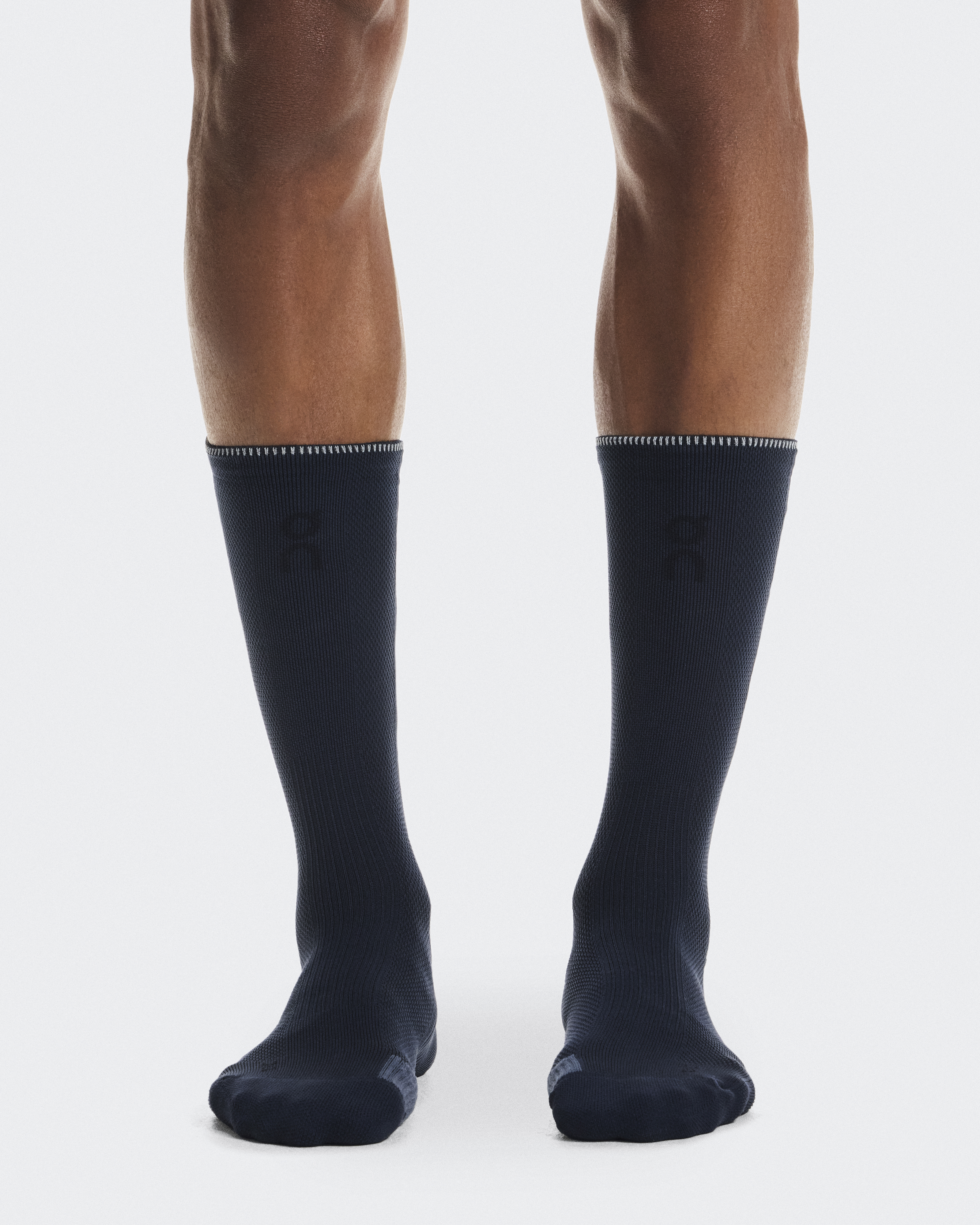 Performance Run Sock High in Navy/Navy