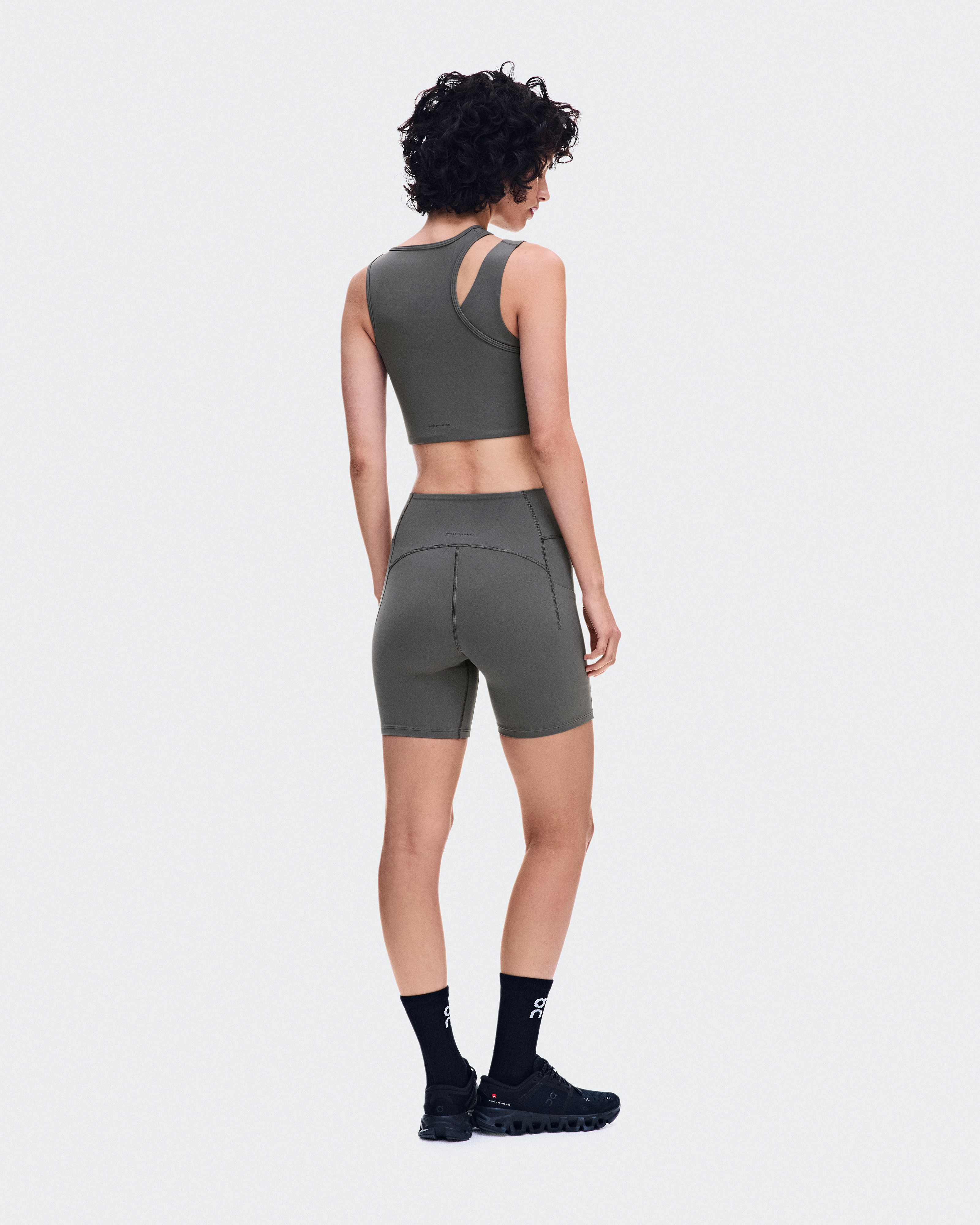 Studio Asymmetric CropWomen / Ember / XS