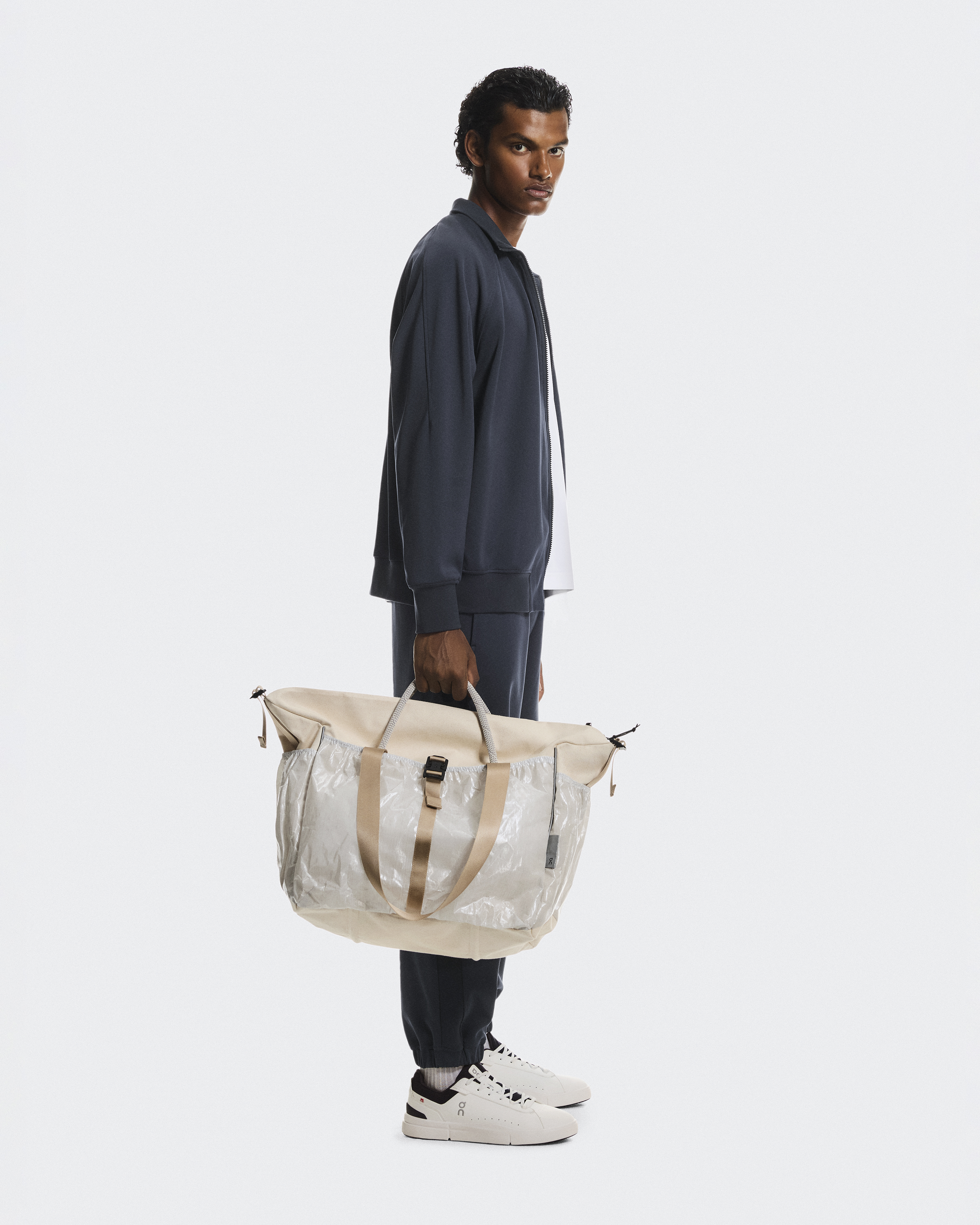 Court Pack 40L | Beige & White | On Japan