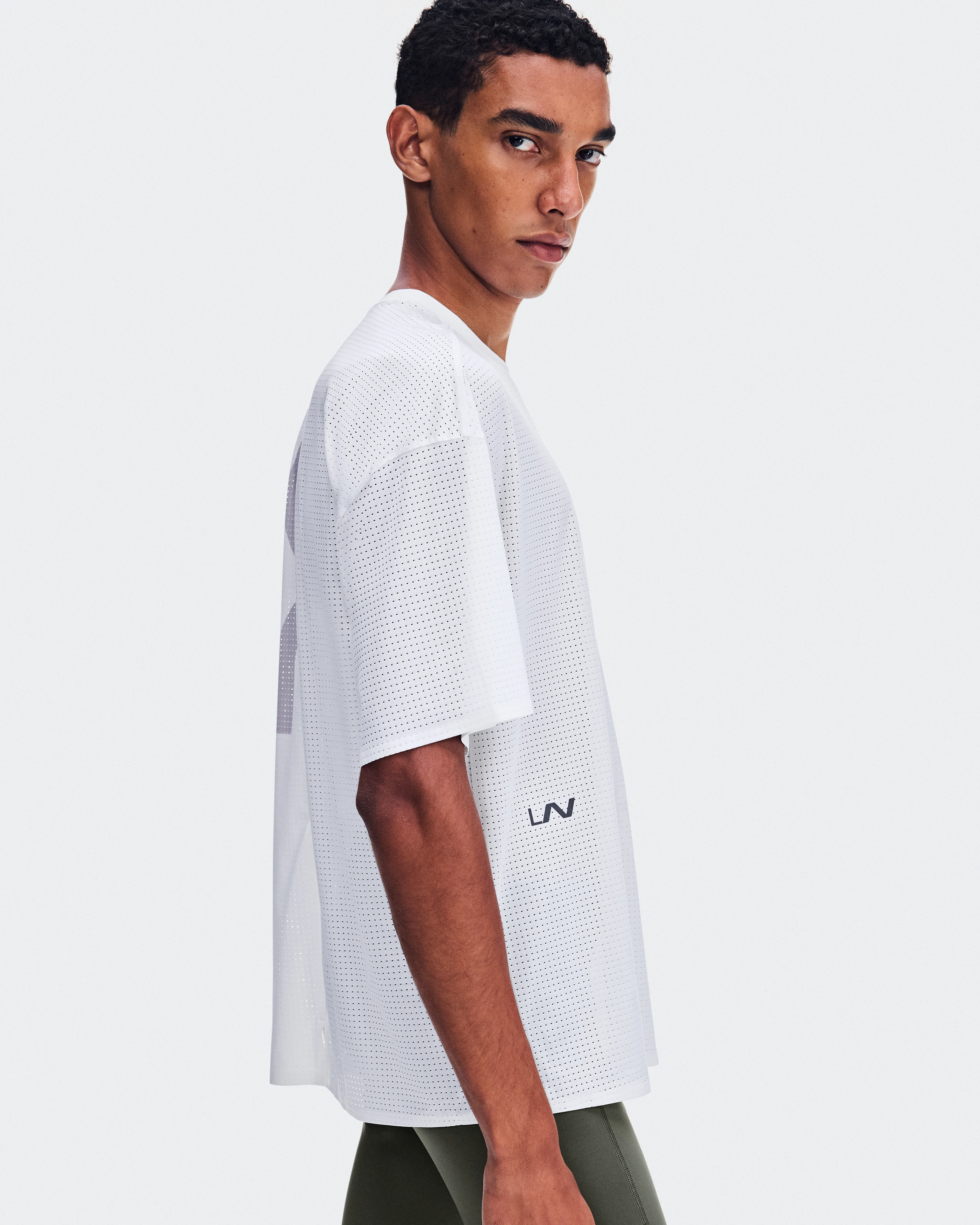 On Oversize Run-T LN1 White Unisex Tops and t-shirts