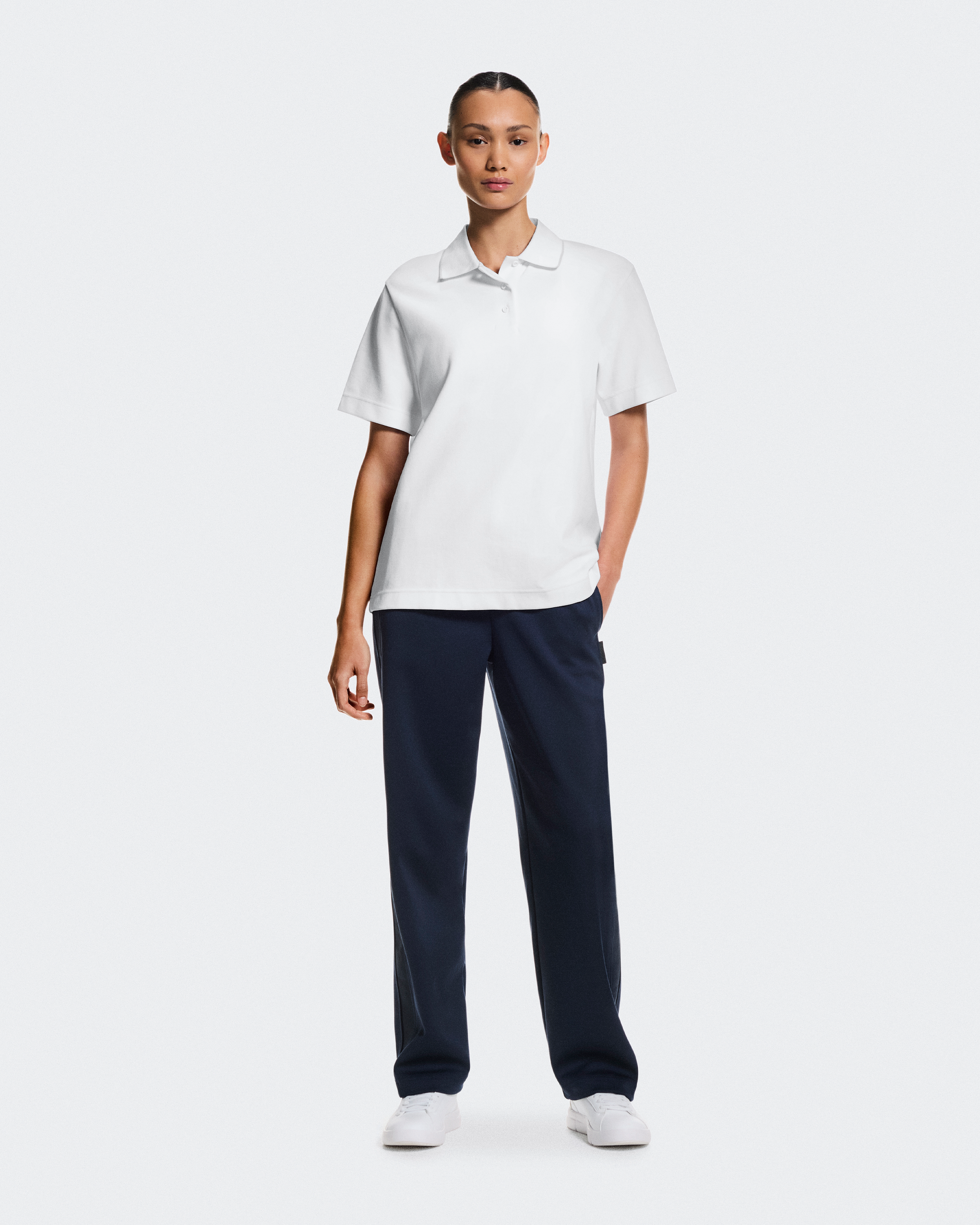 Courtside Poloنحيف / White | Sand / L